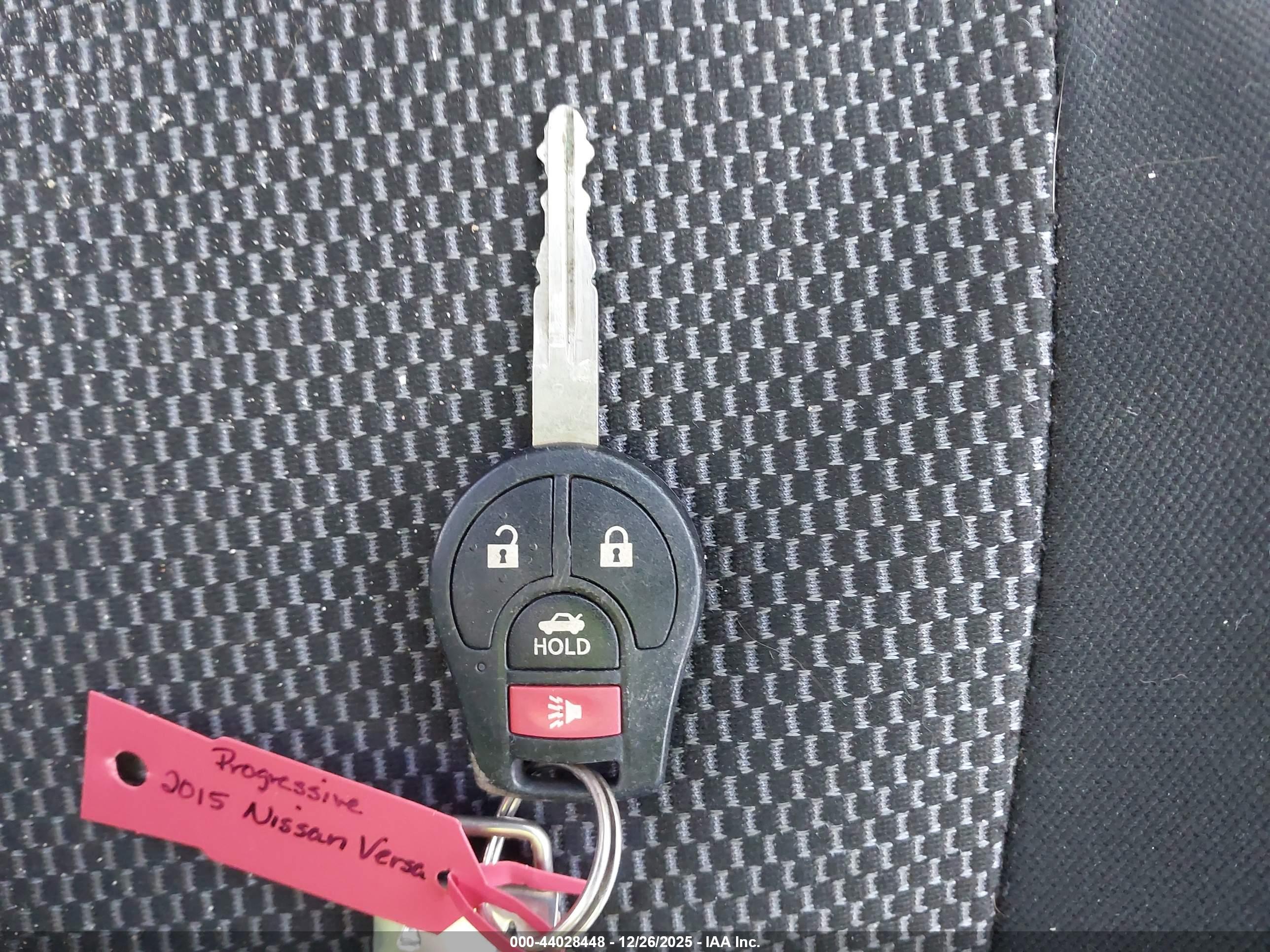 NISSAN VERSA image 11