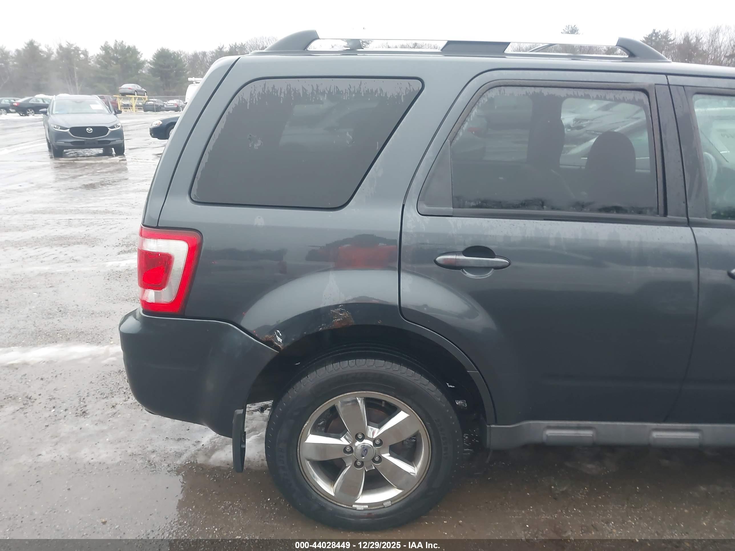 FORD ESCAPE image 6