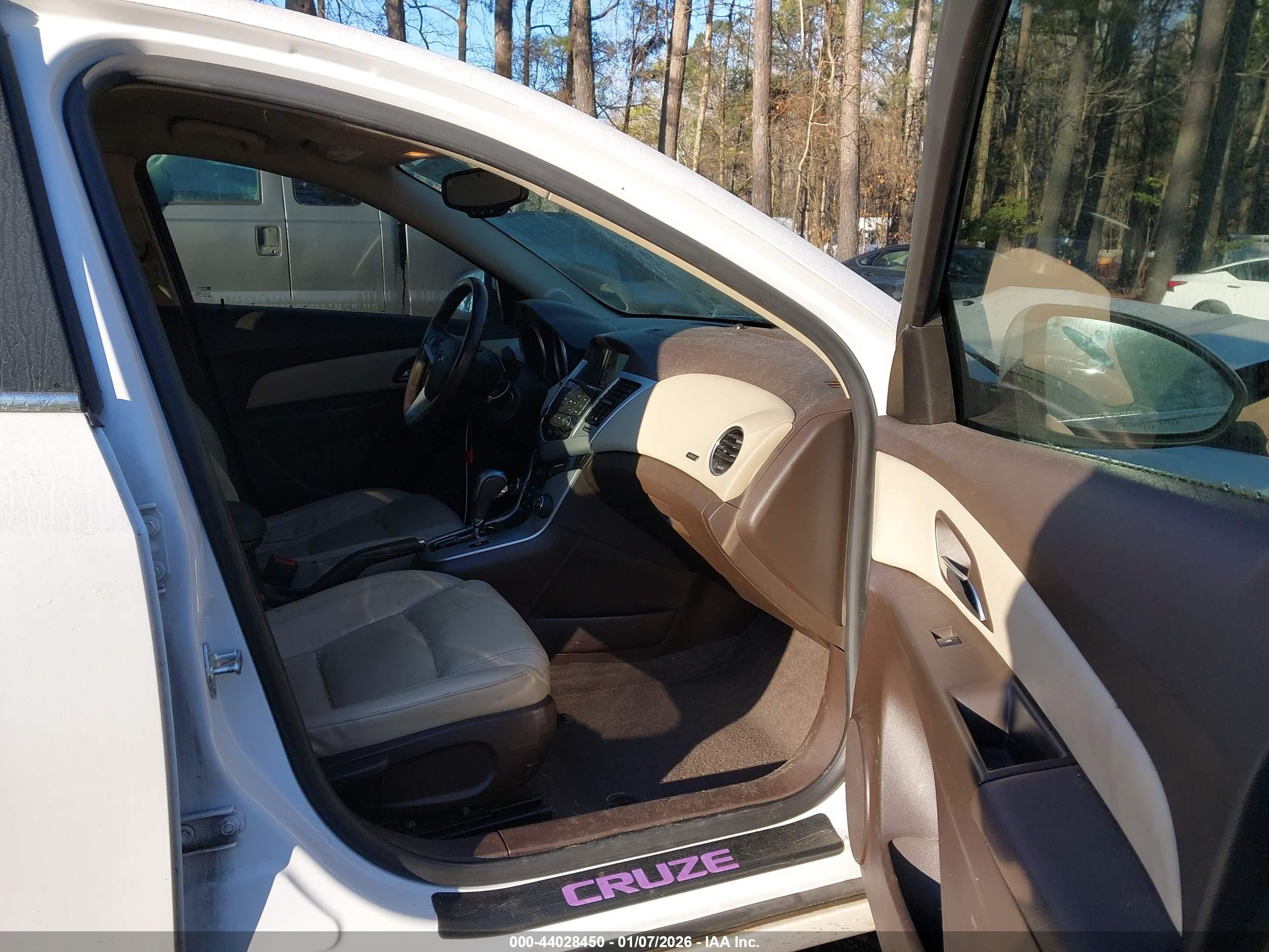 CHEVROLET CRUZE image 5