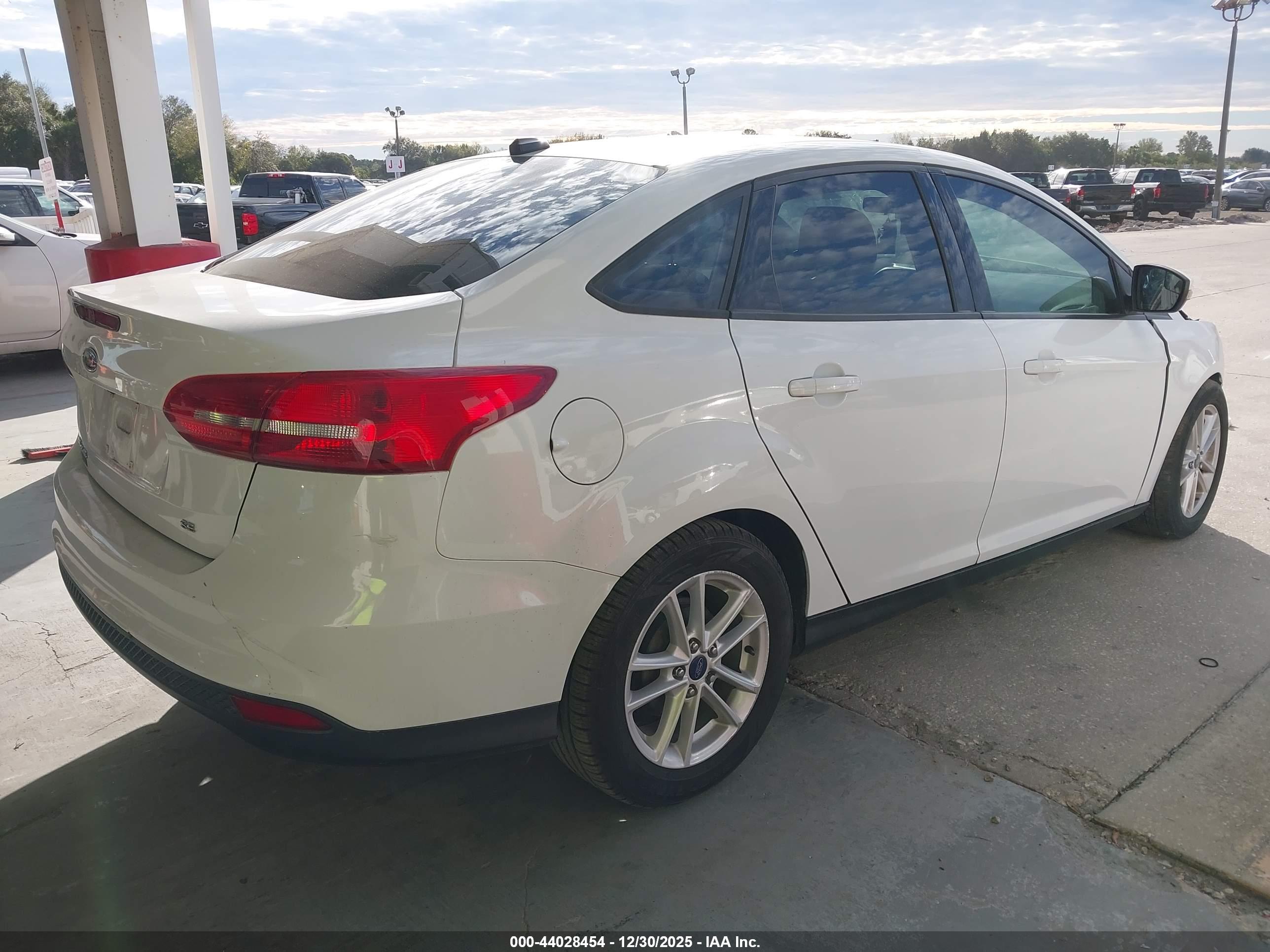 FORD FOCUS image 4