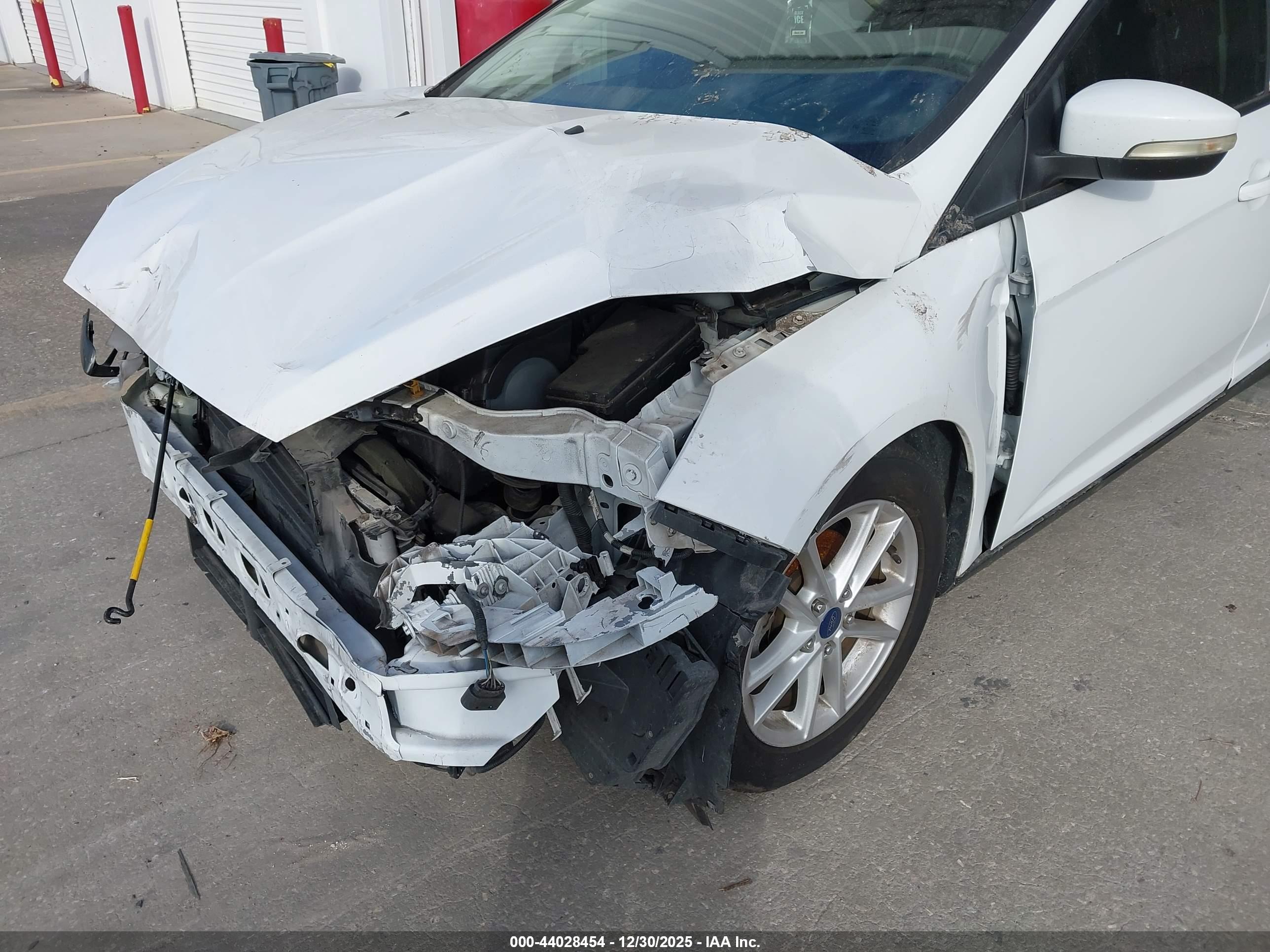 FORD FOCUS image 6