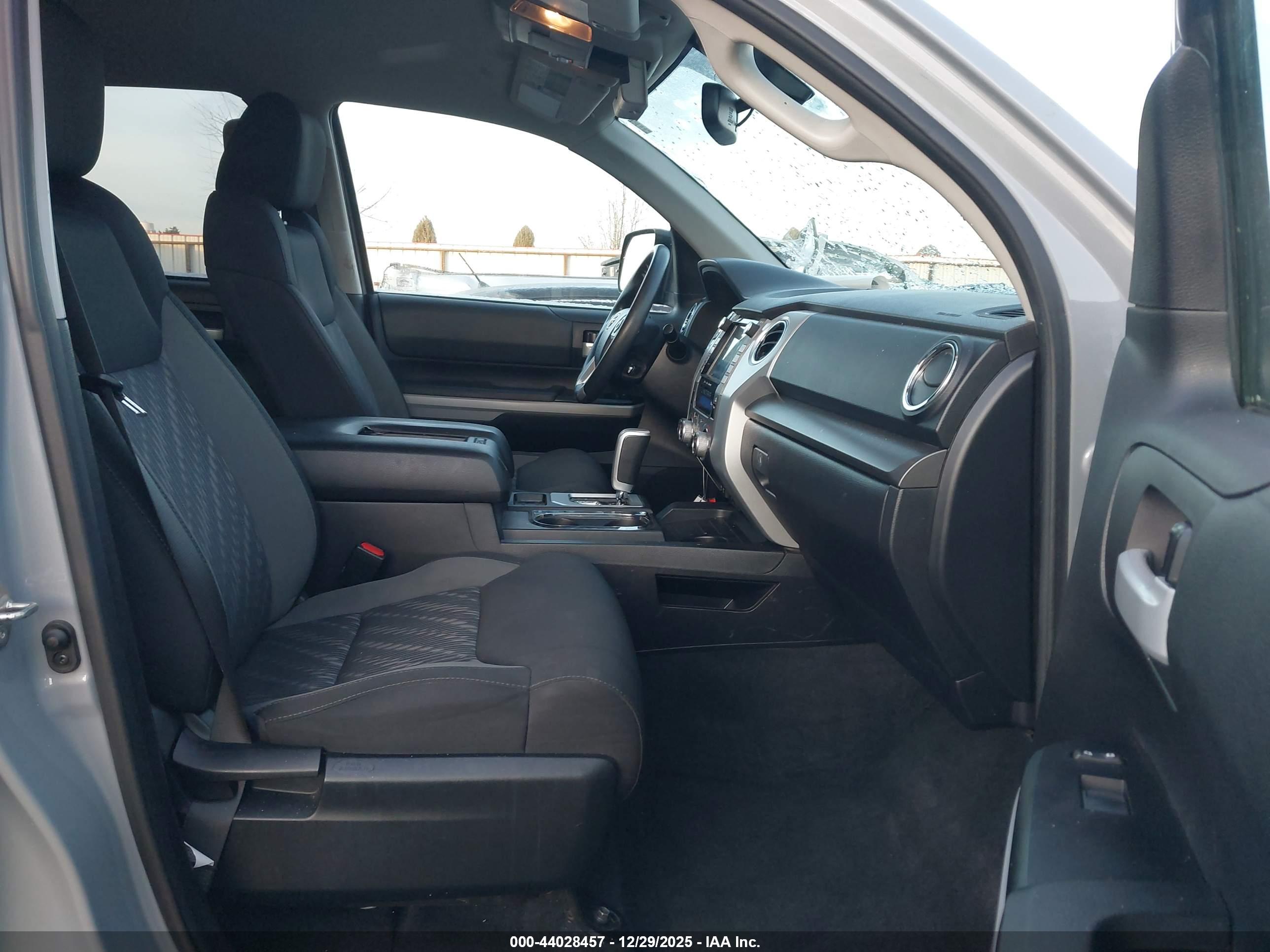 TOYOTA TUNDRA image 5