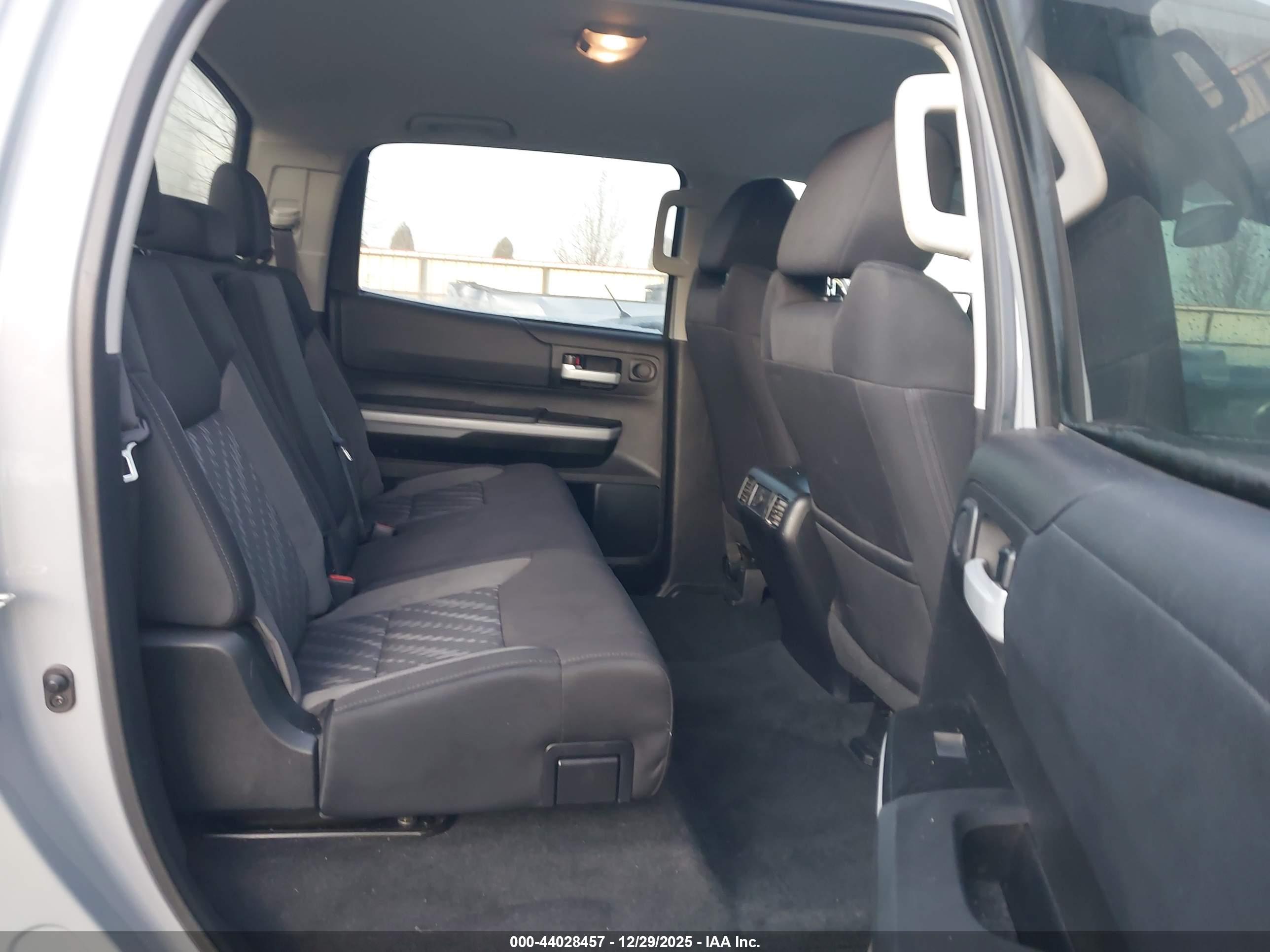 TOYOTA TUNDRA image 8
