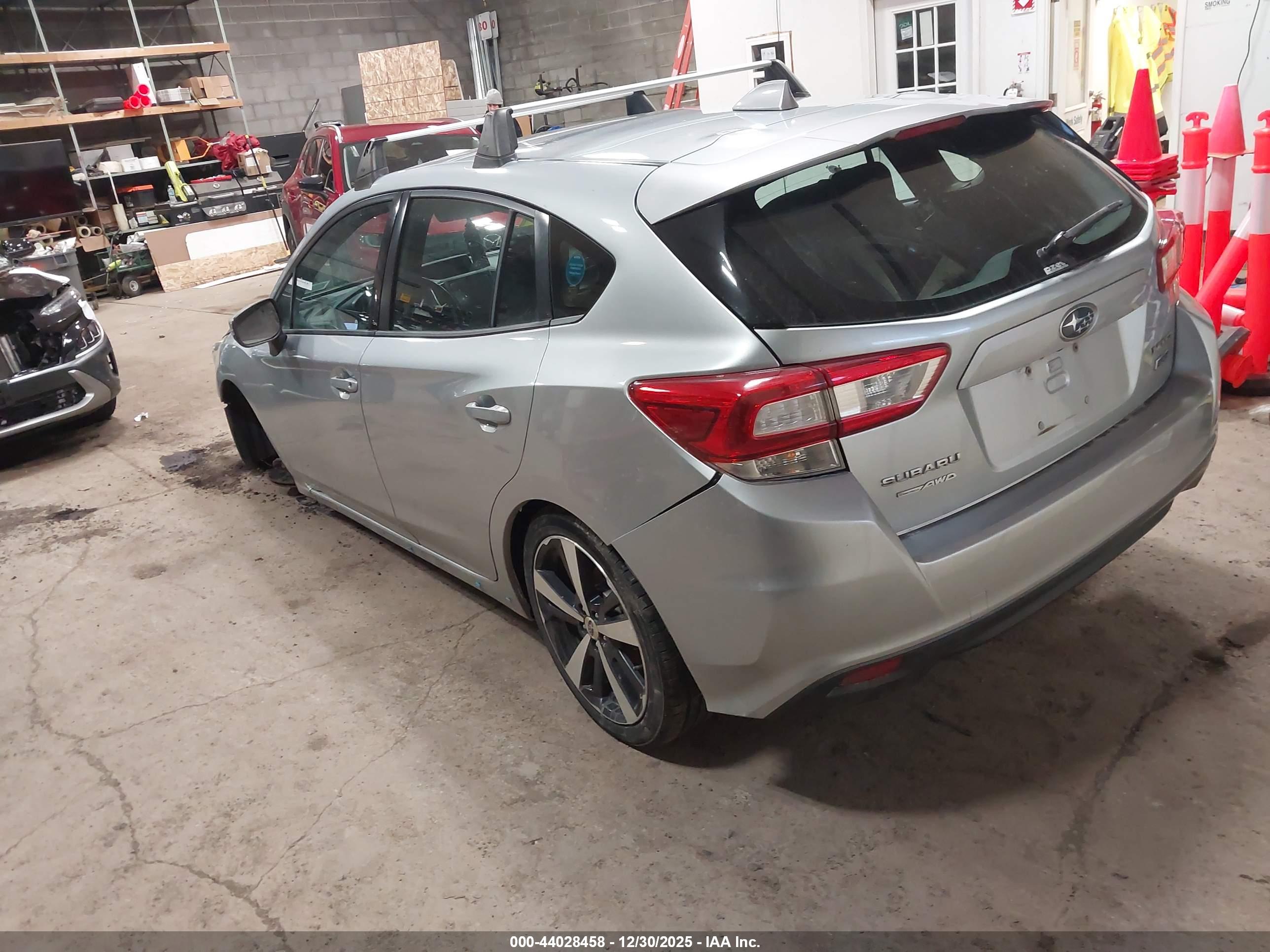 SUBARU IMPREZA image 3