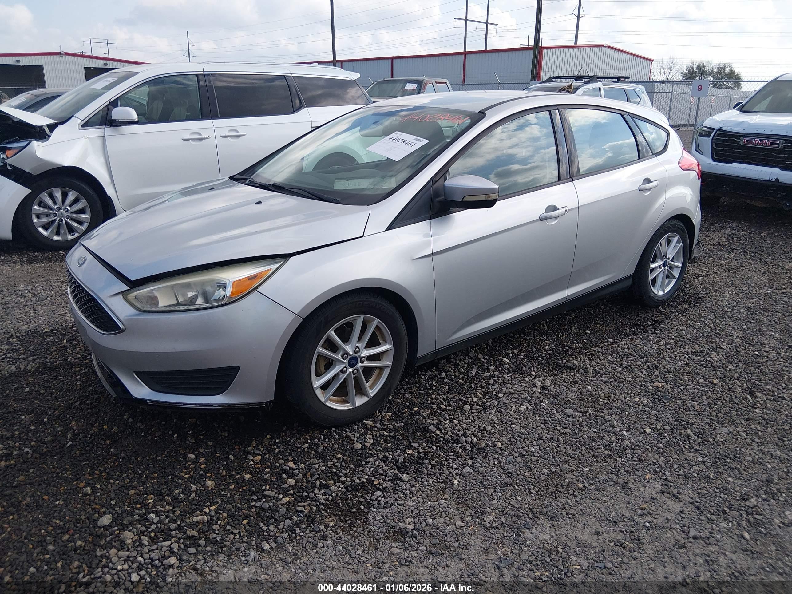 FORD FOCUS image 2