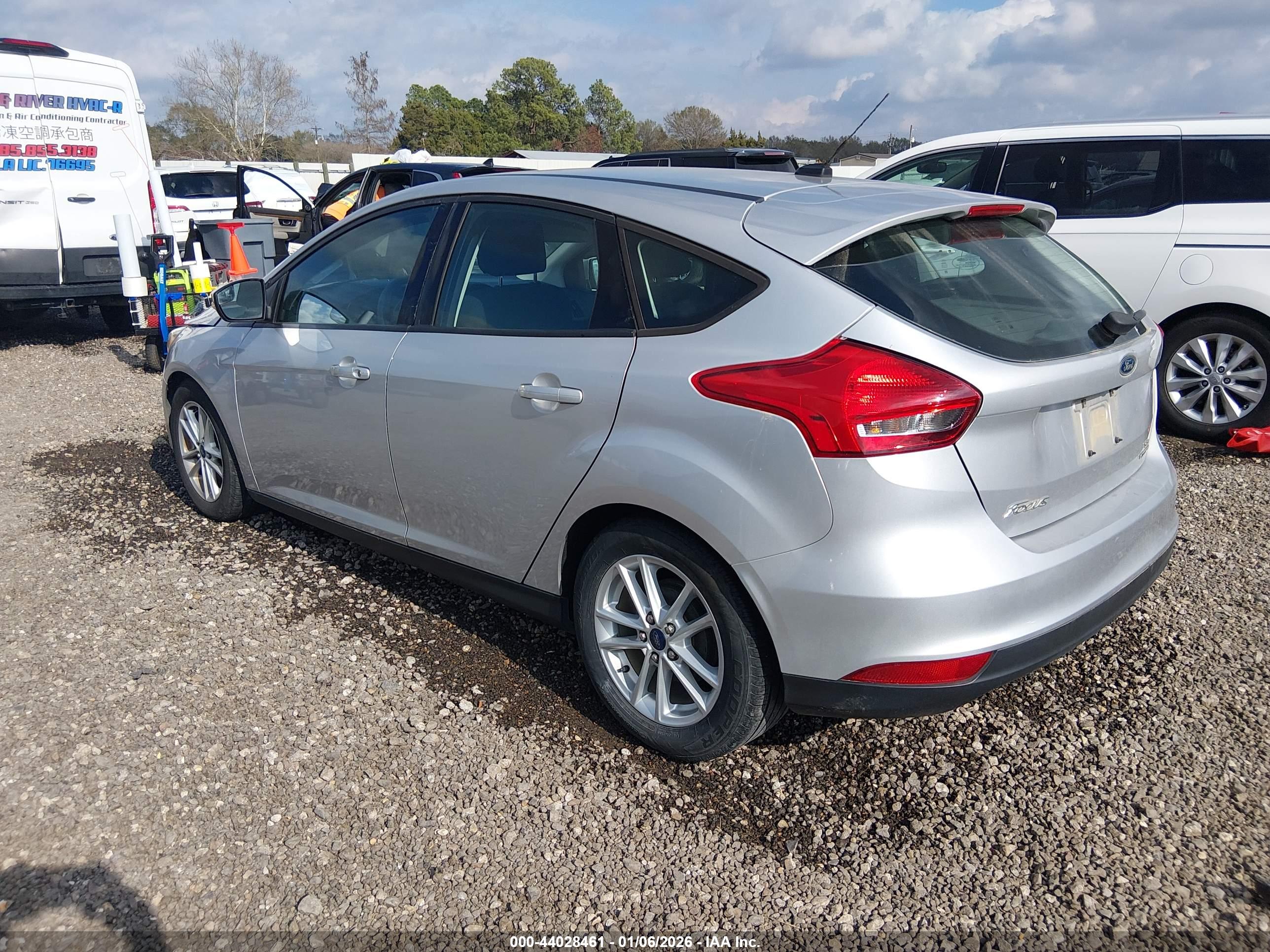 FORD FOCUS image 3