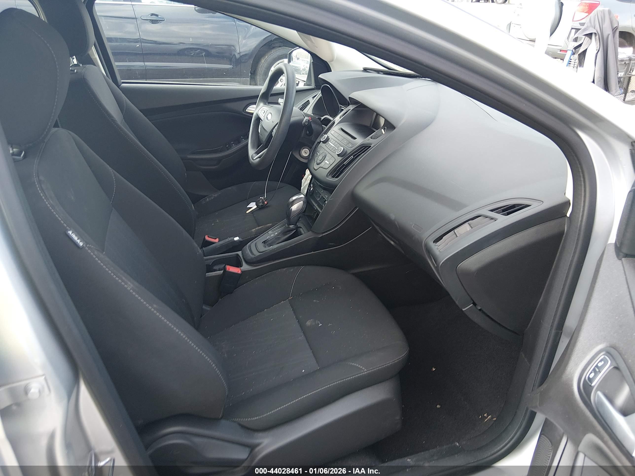 FORD FOCUS image 5
