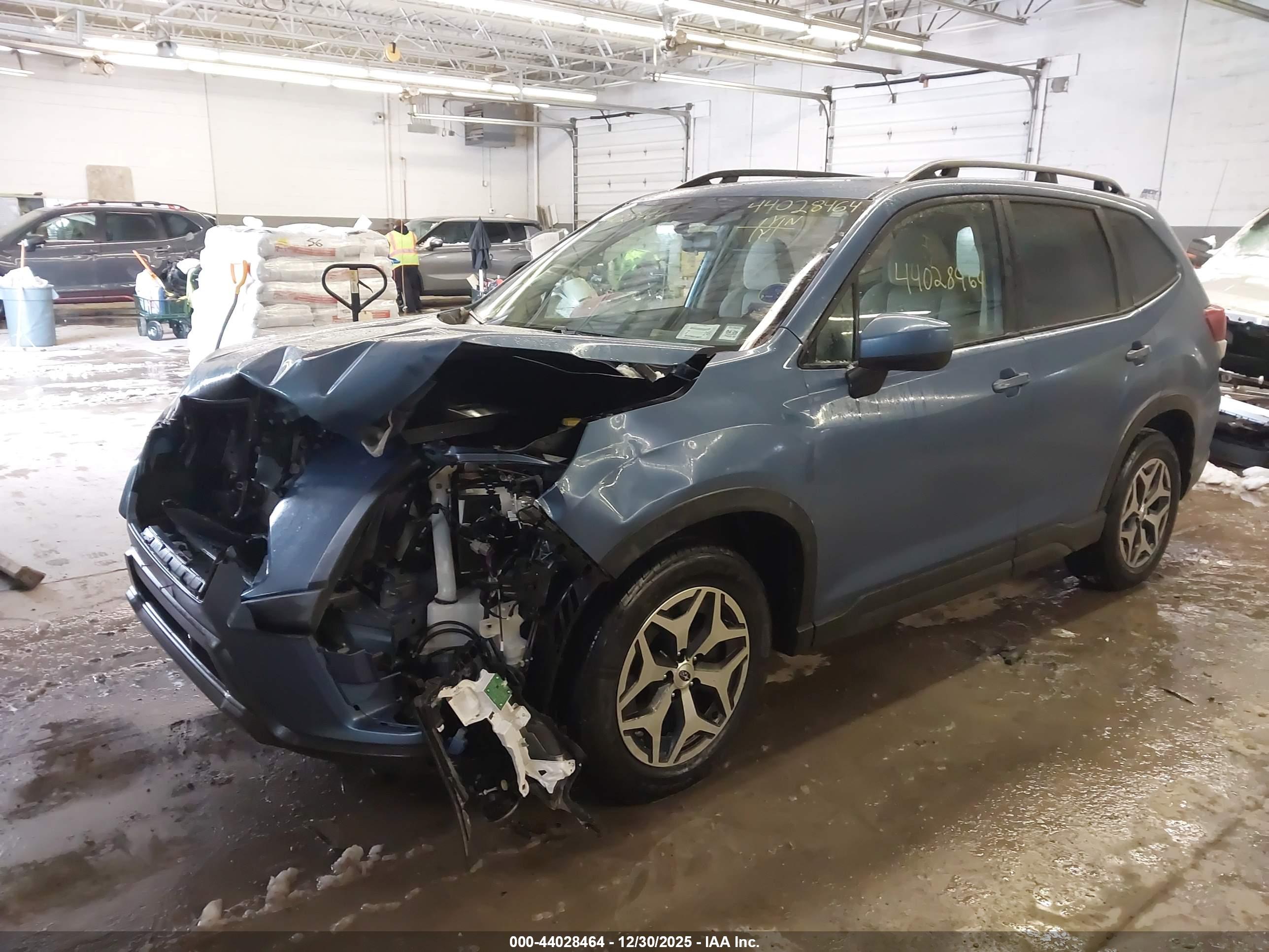 SUBARU FORESTER image 2