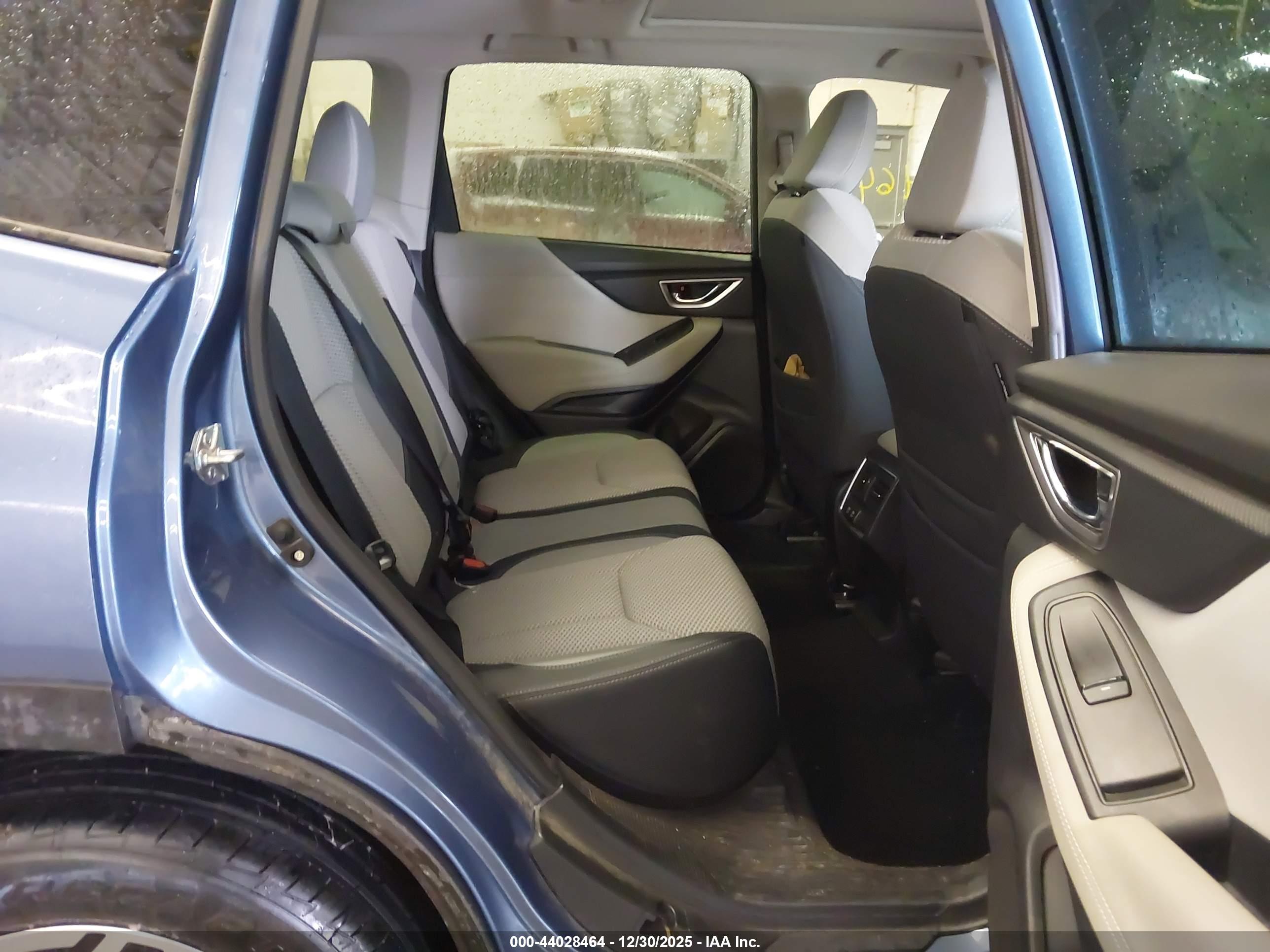 SUBARU FORESTER image 8