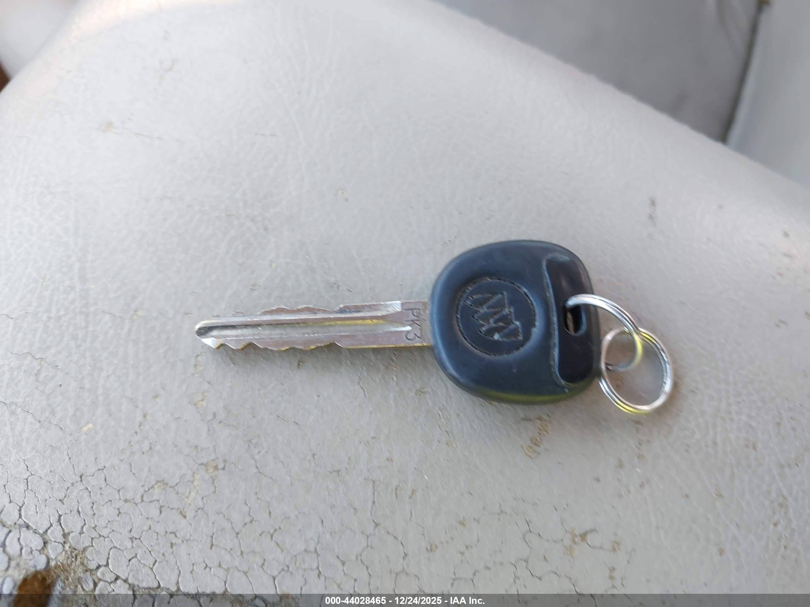 BUICK LACROSSE image 11