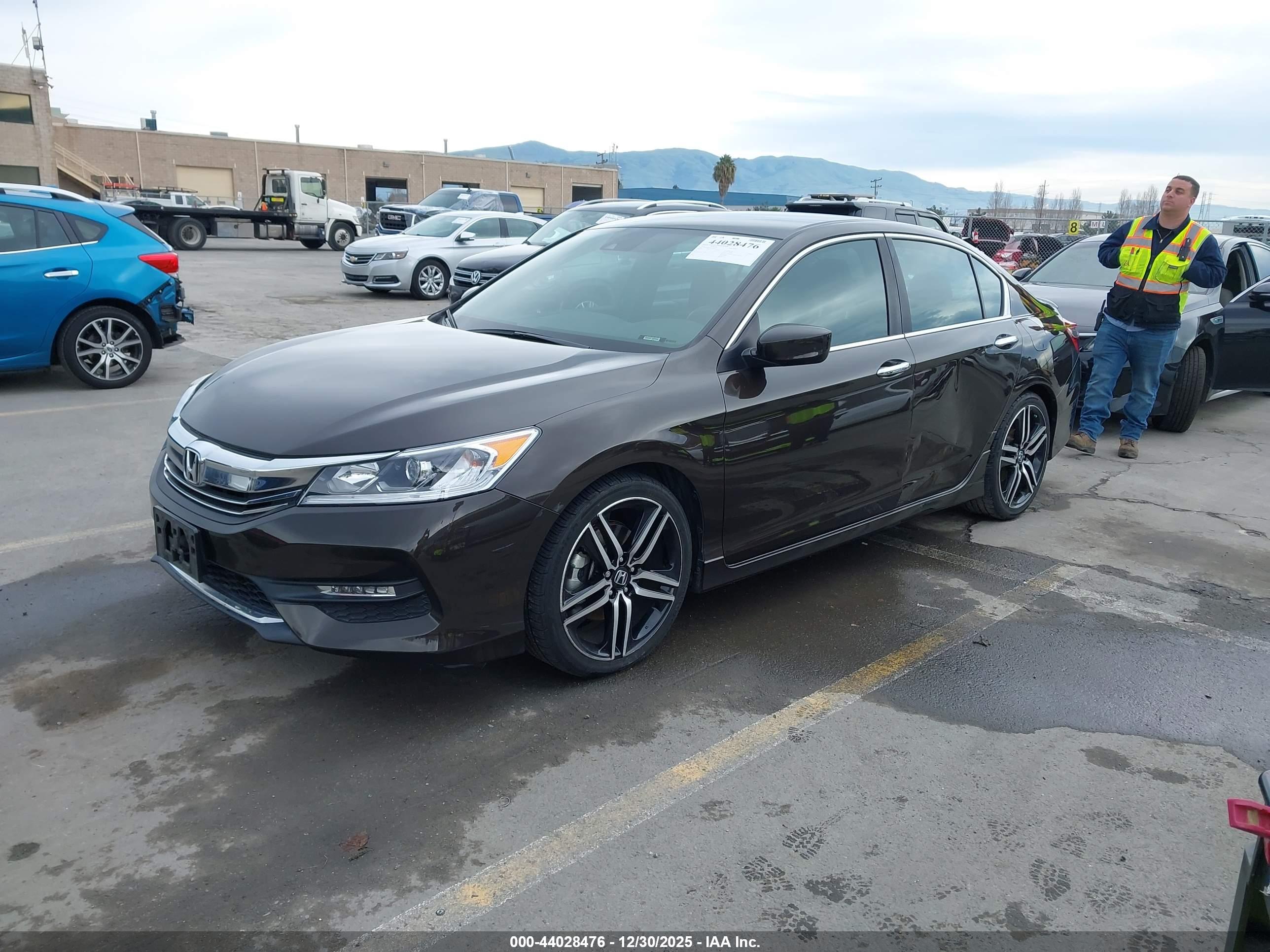 HONDA ACCORD image 2