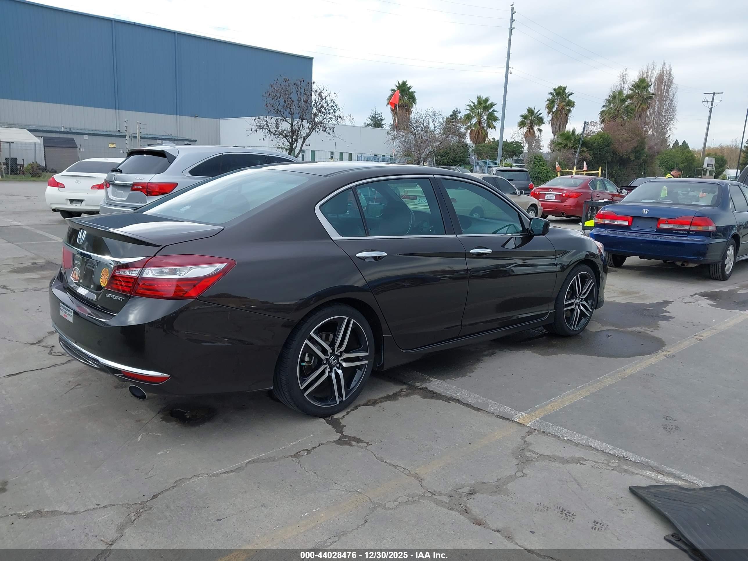 HONDA ACCORD image 4