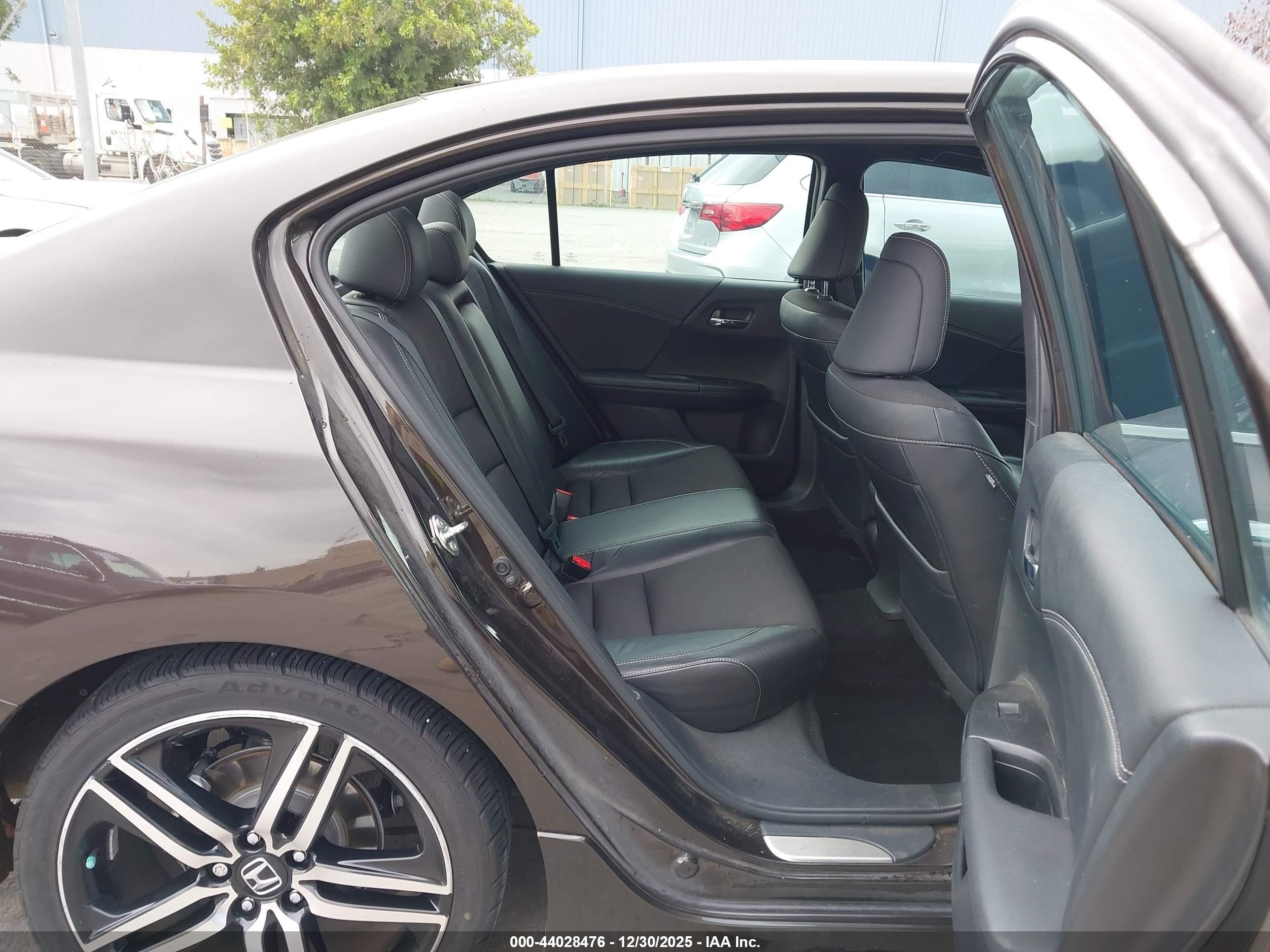 HONDA ACCORD image 8