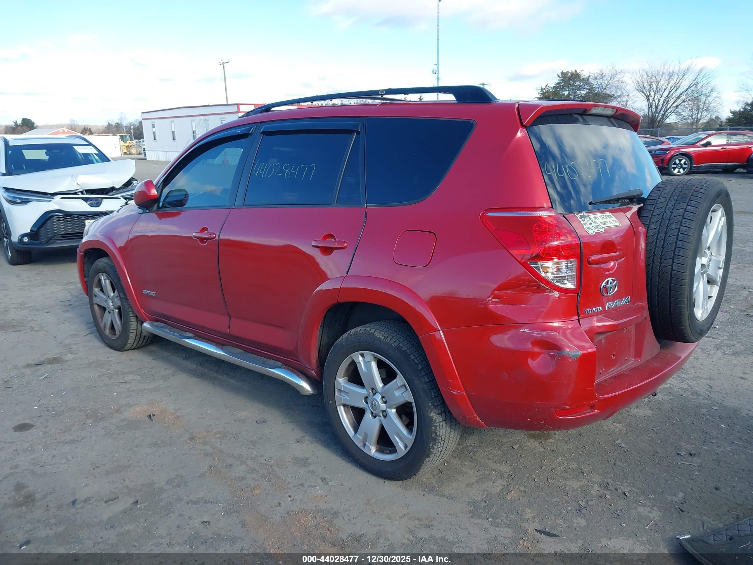 TOYOTA RAV4 image 3