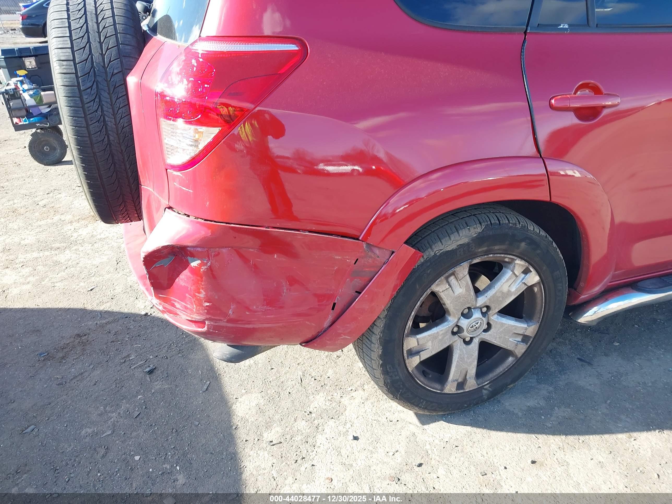 TOYOTA RAV4 image 6