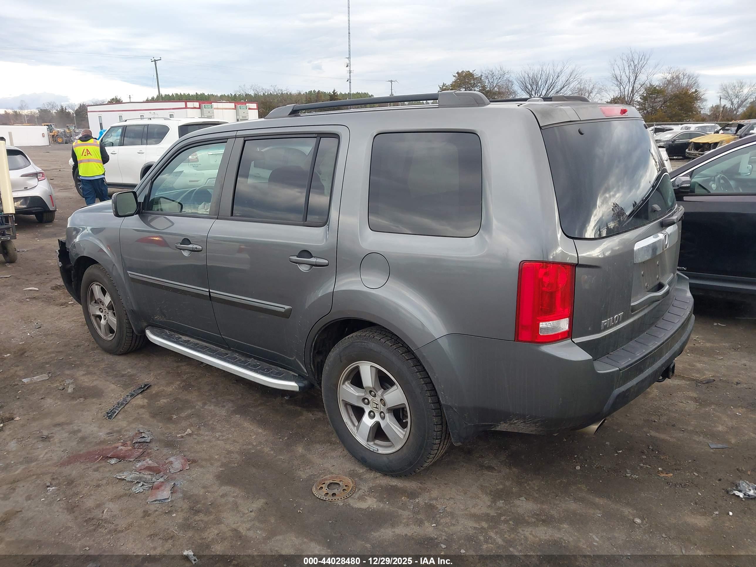 HONDA PILOT image 3