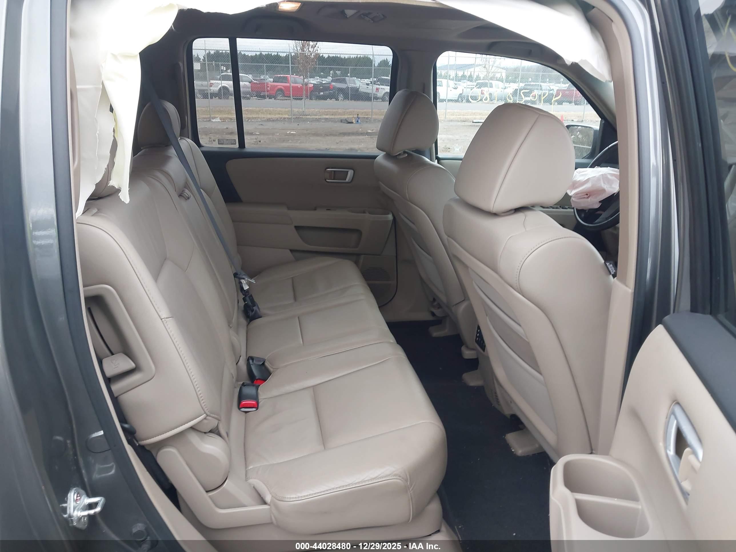HONDA PILOT image 8