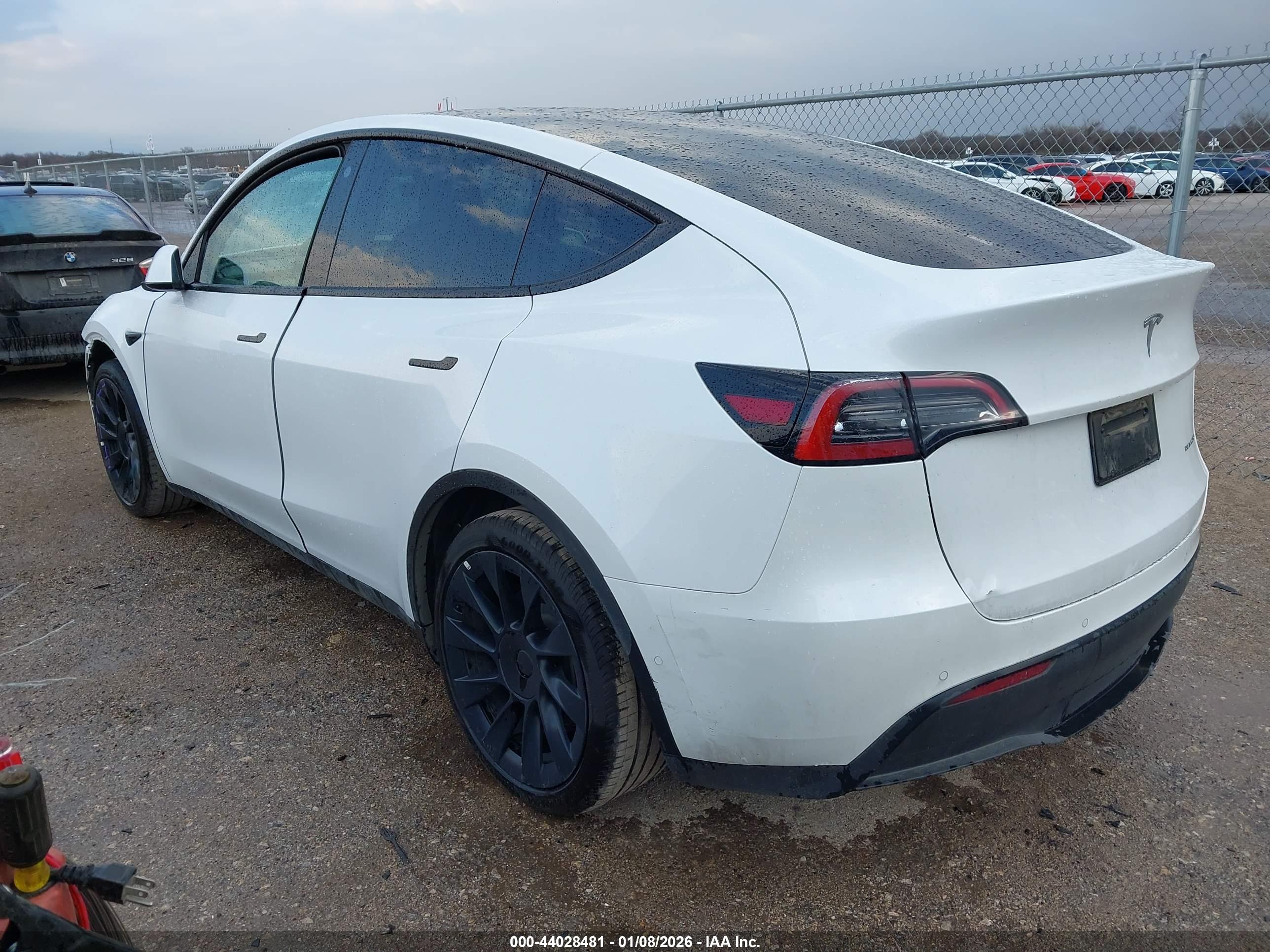 TESLA MODEL image 3