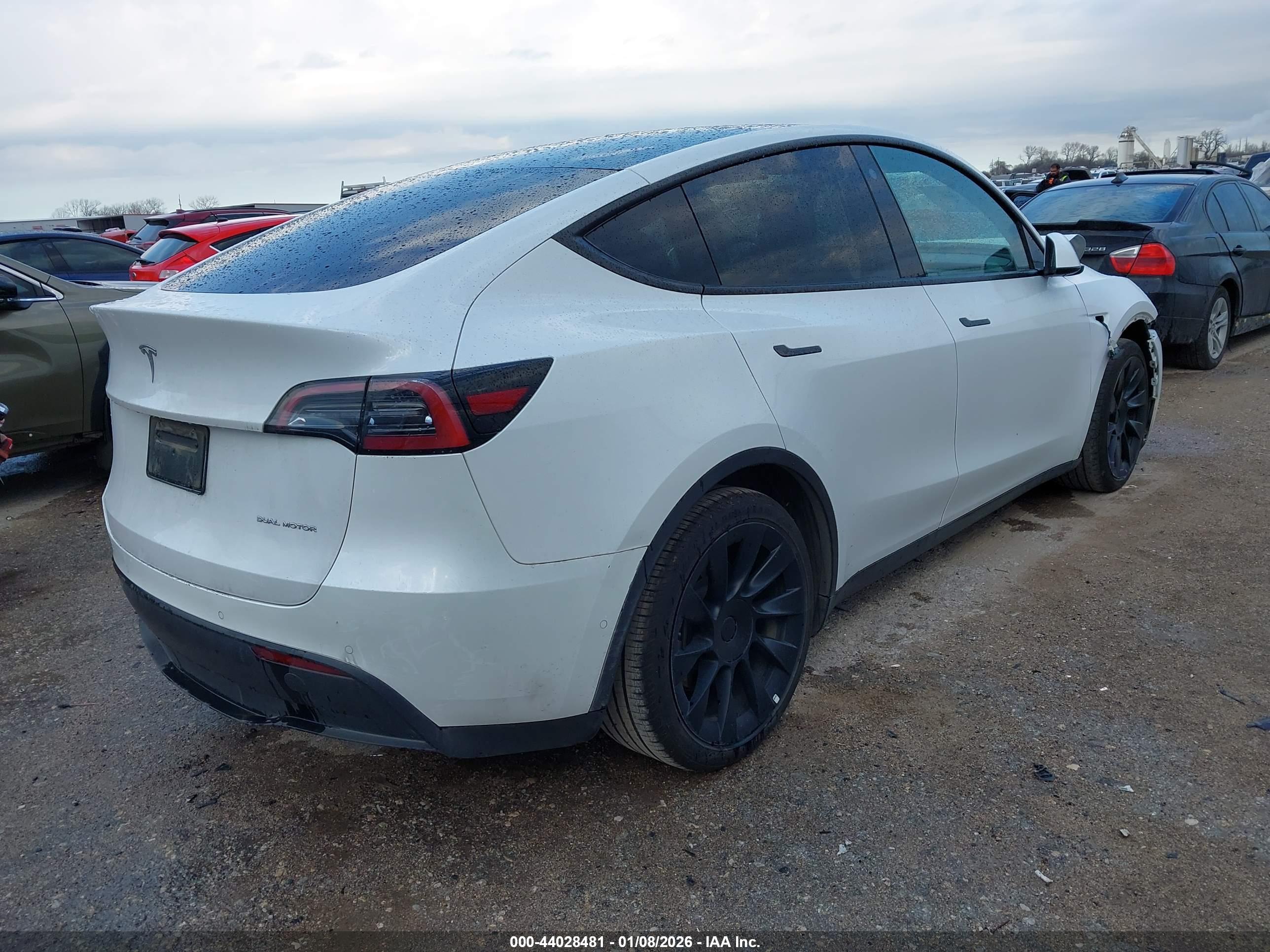 TESLA MODEL image 4