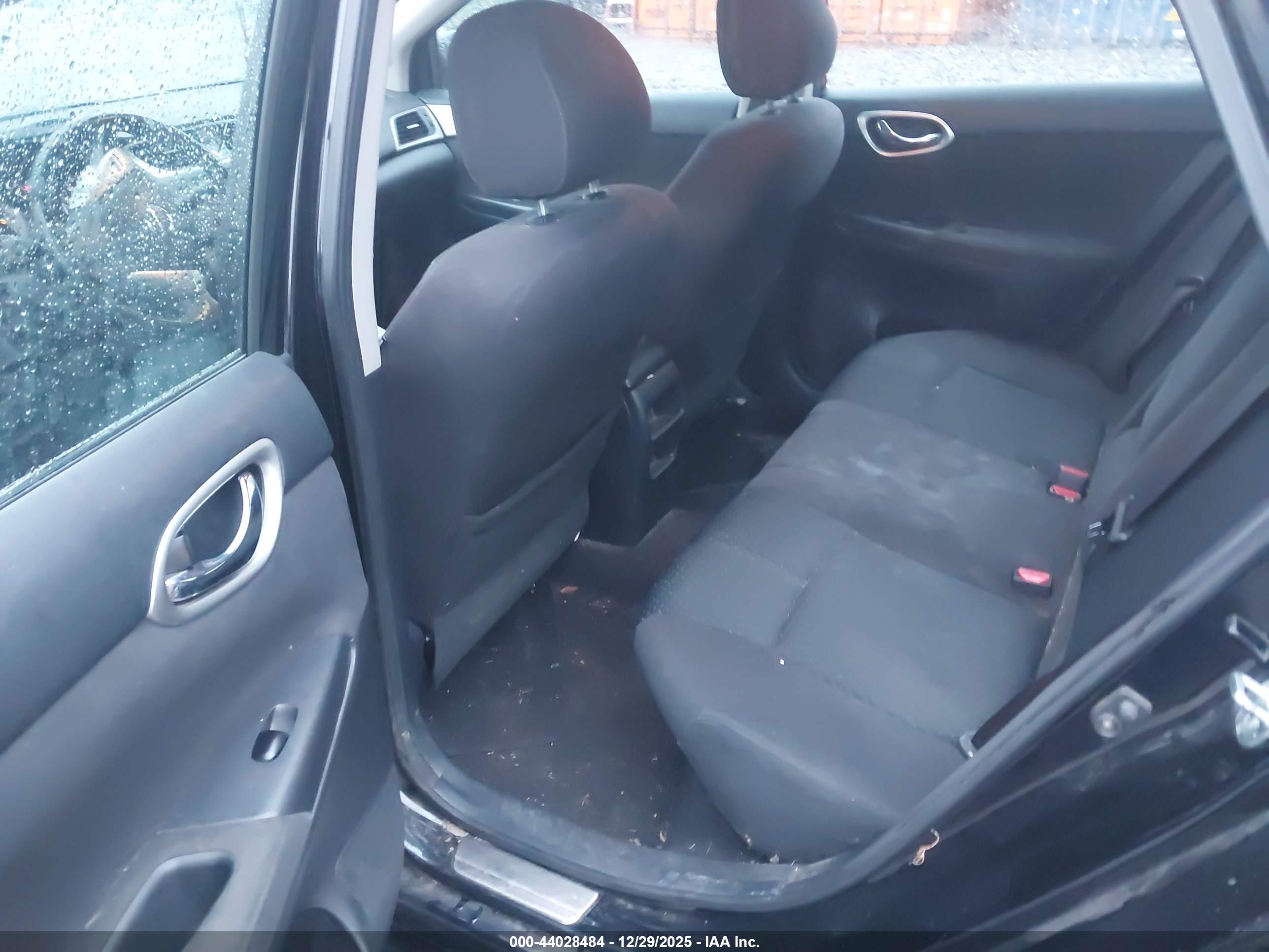 NISSAN SENTRA image 8