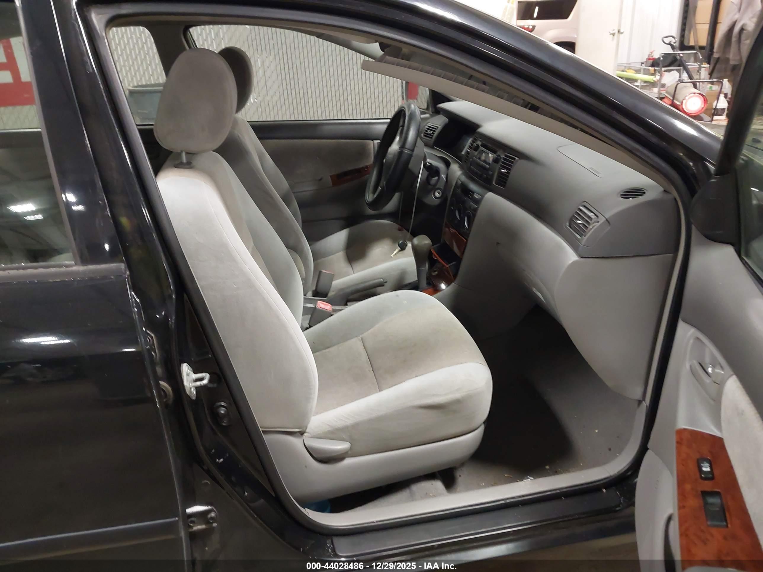 TOYOTA COROLLA image 5