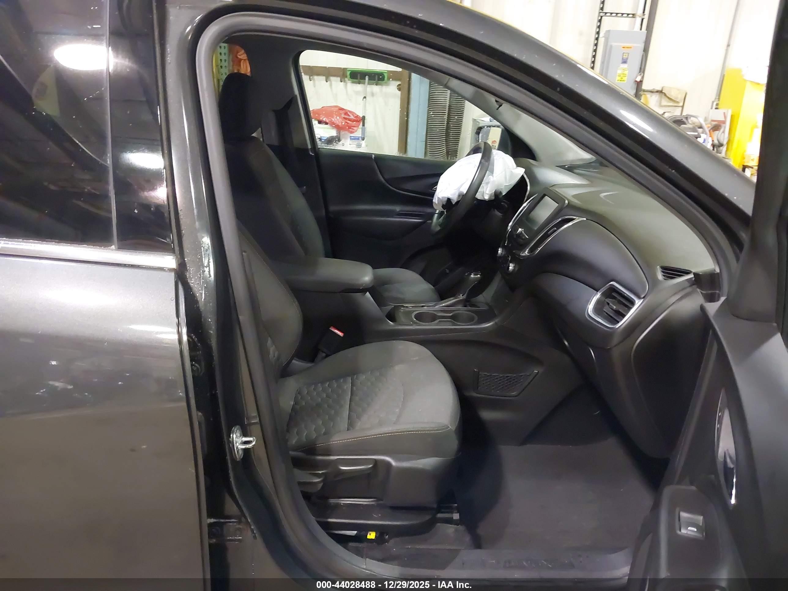 CHEVROLET EQUINOX image 5