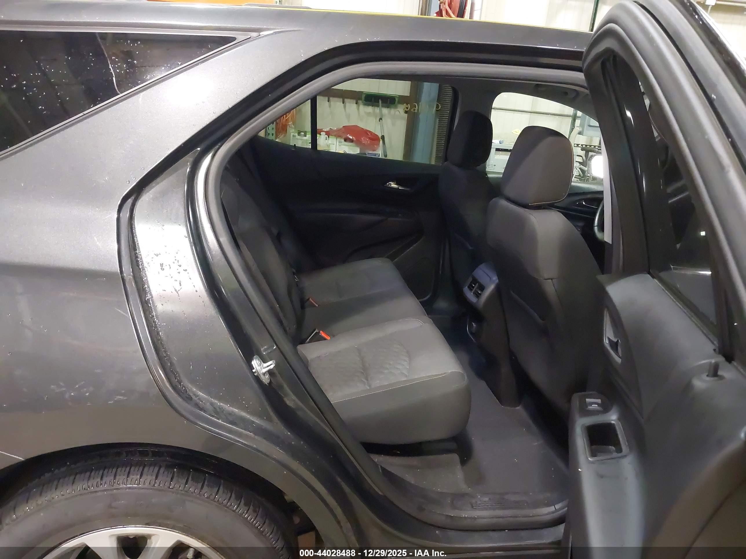 CHEVROLET EQUINOX image 8