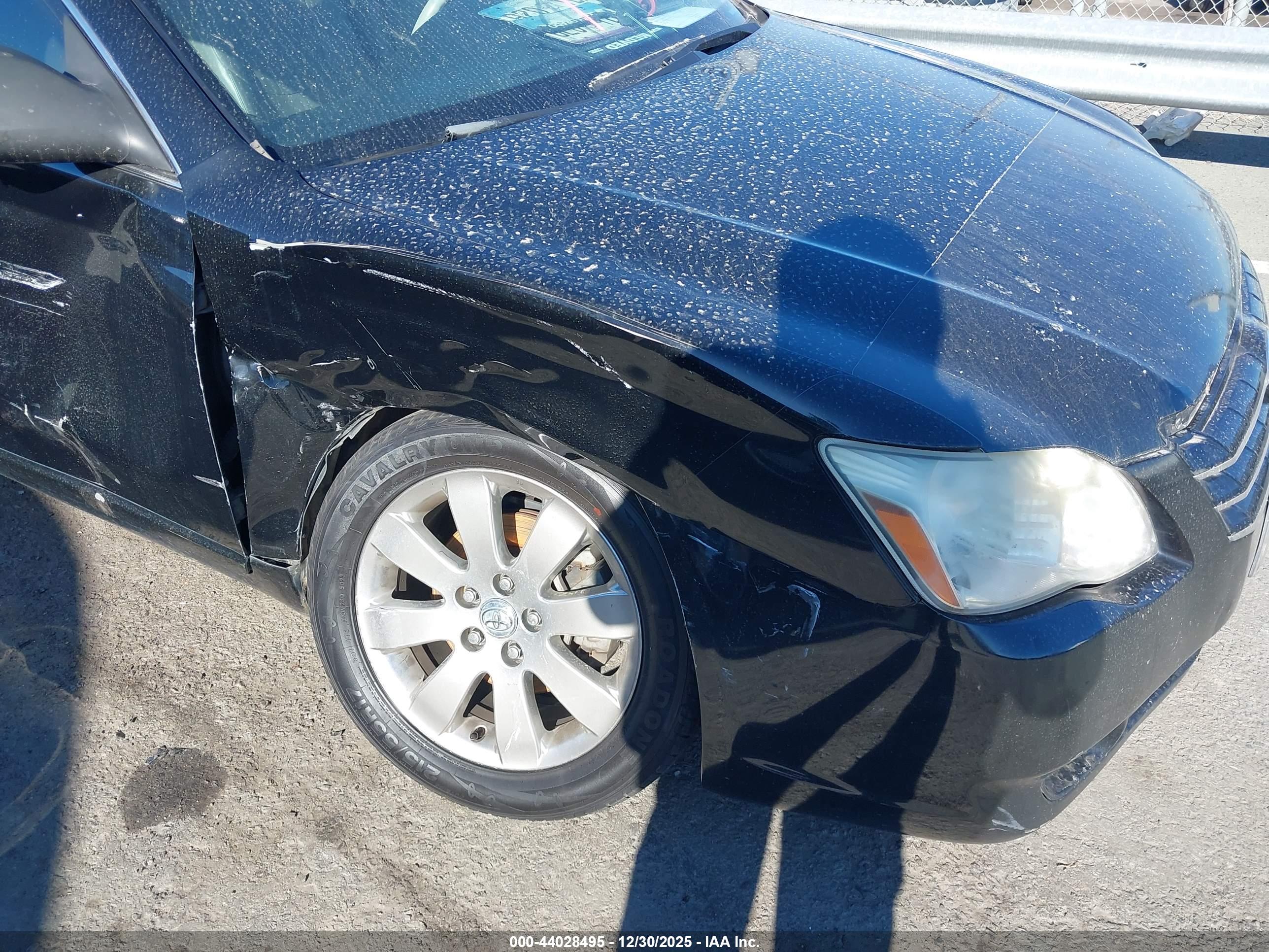 TOYOTA AVALON image 6