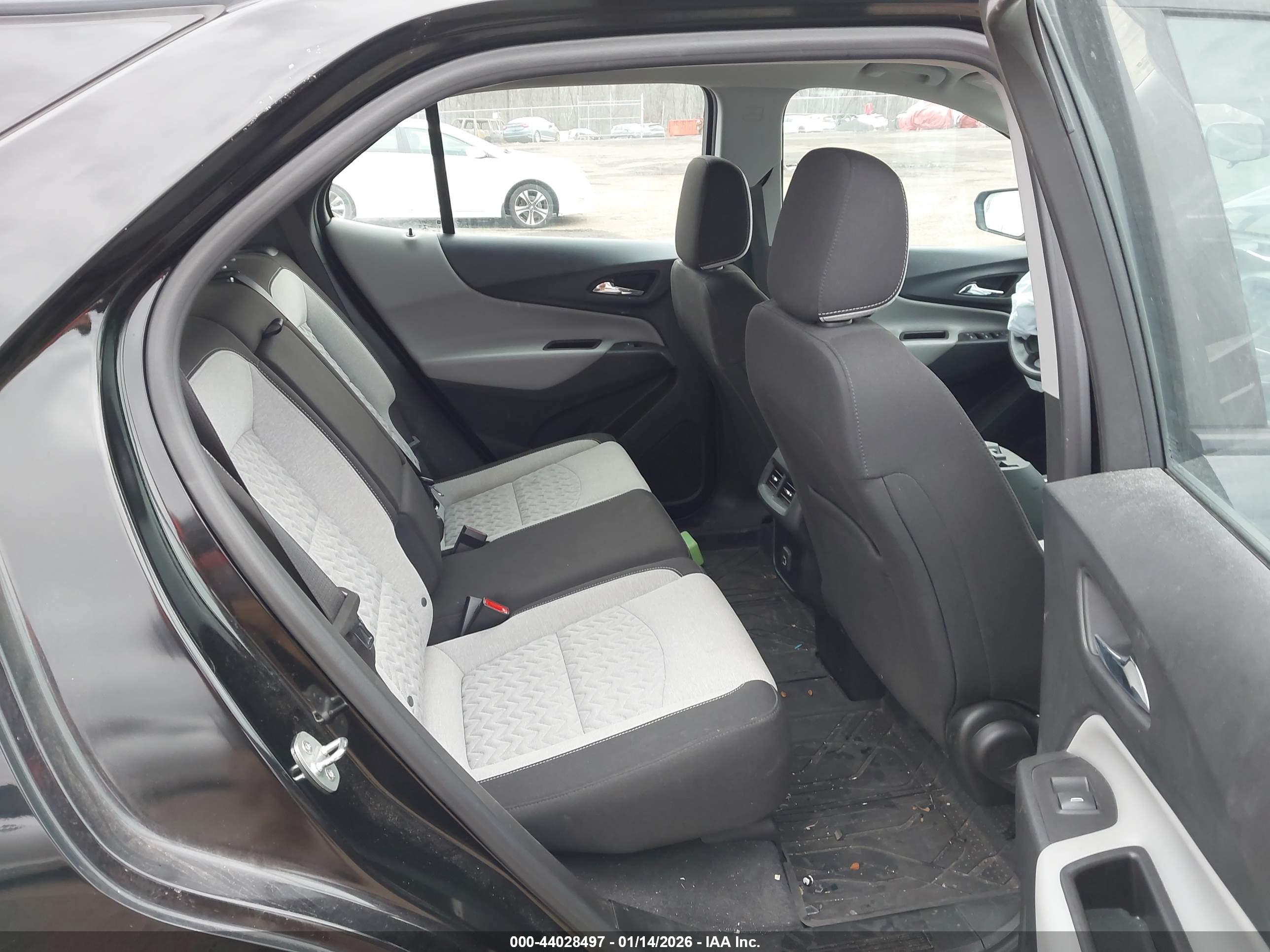 CHEVROLET EQUINOX image 8