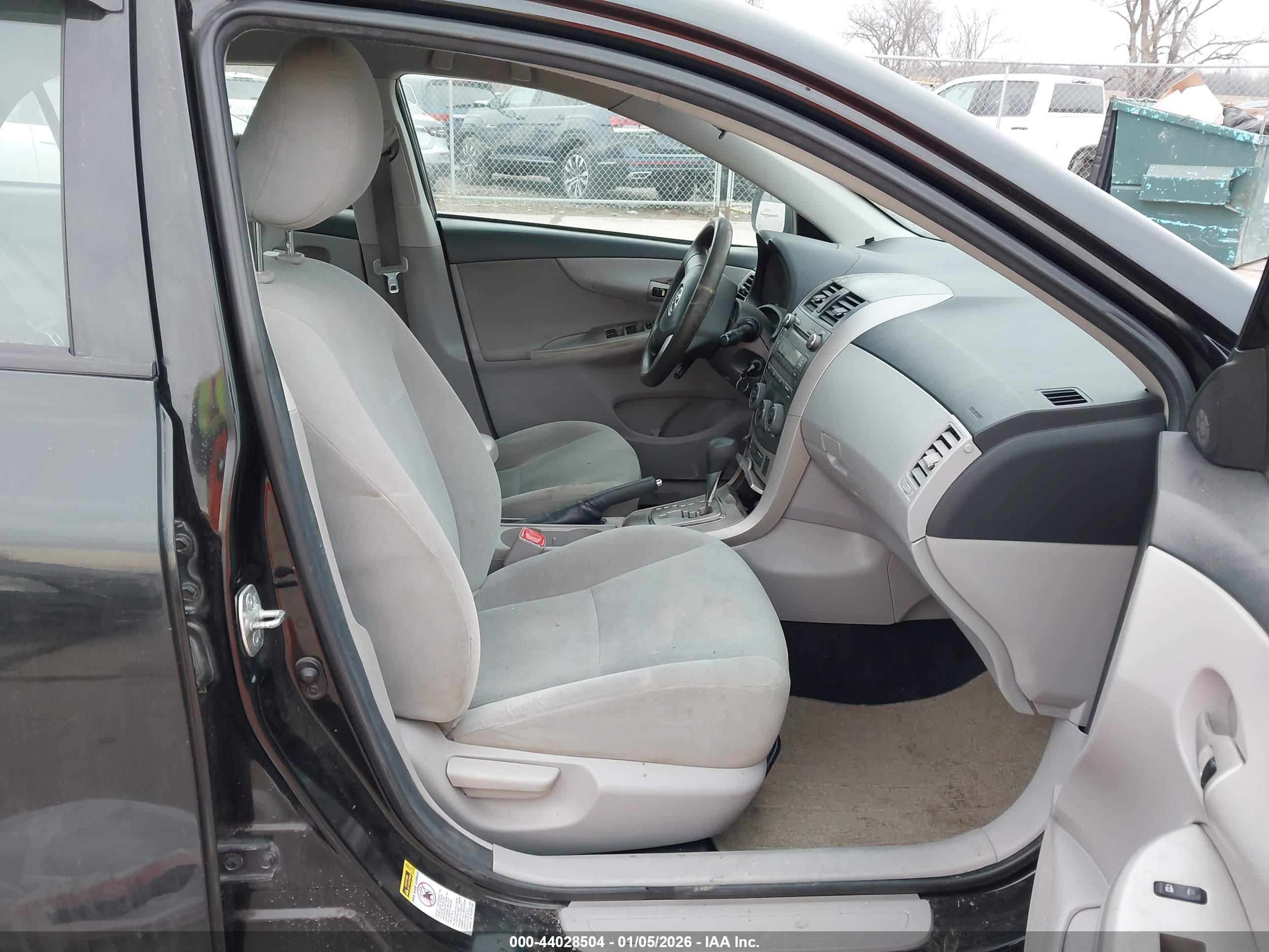 TOYOTA COROLLA image 5