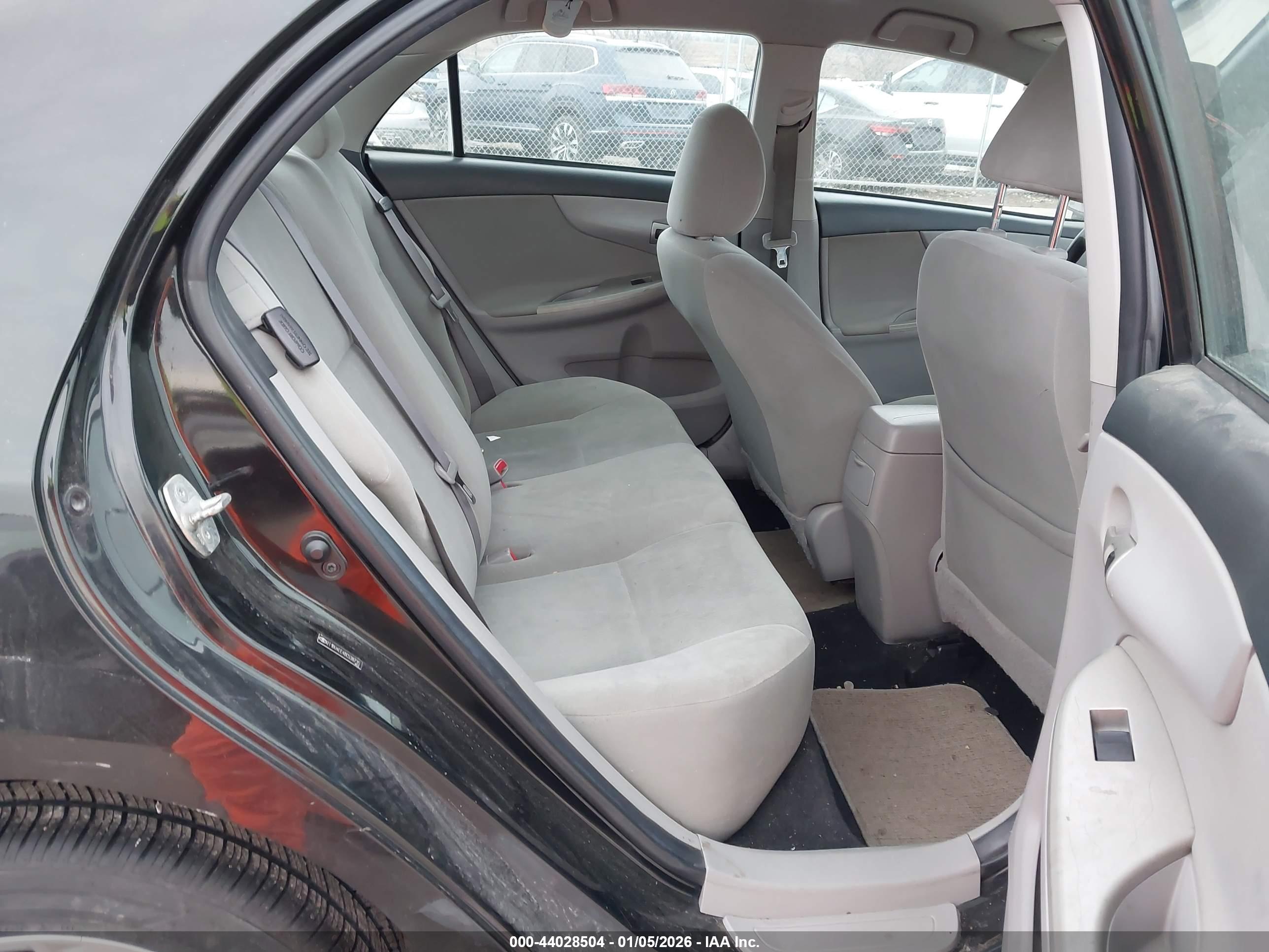 TOYOTA COROLLA image 8
