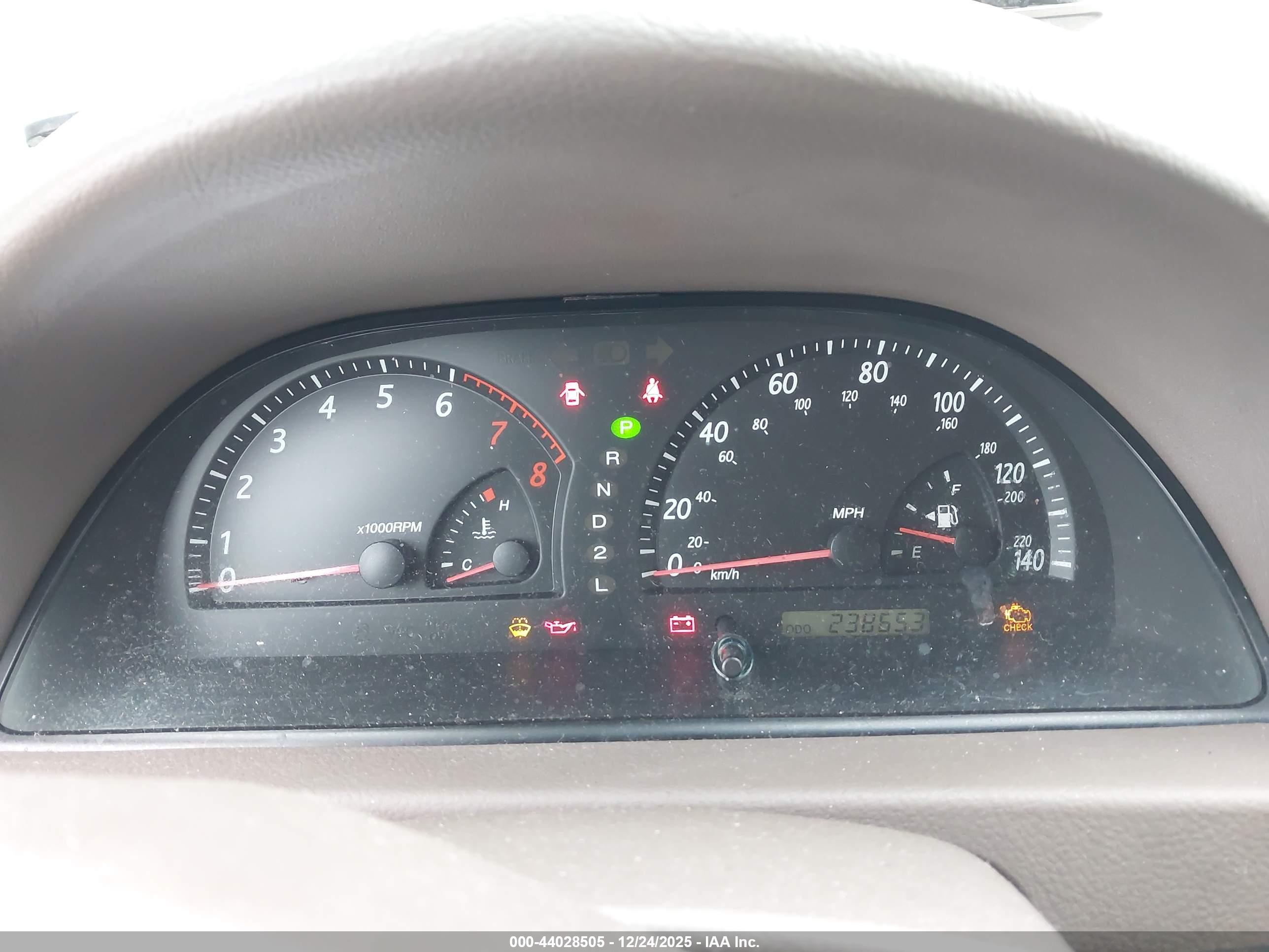 TOYOTA CAMRY image 7
