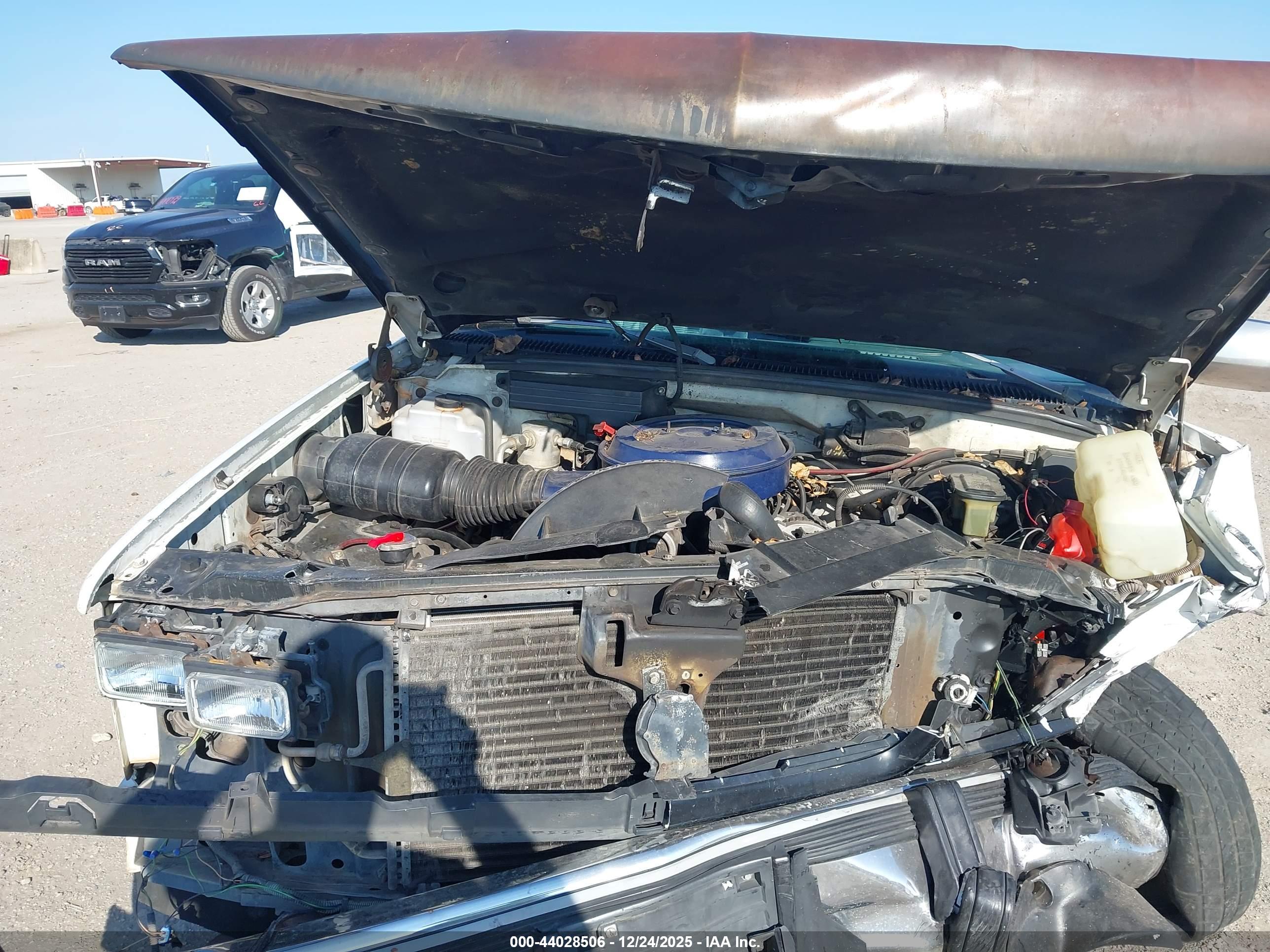 GMC SIERRA image 10