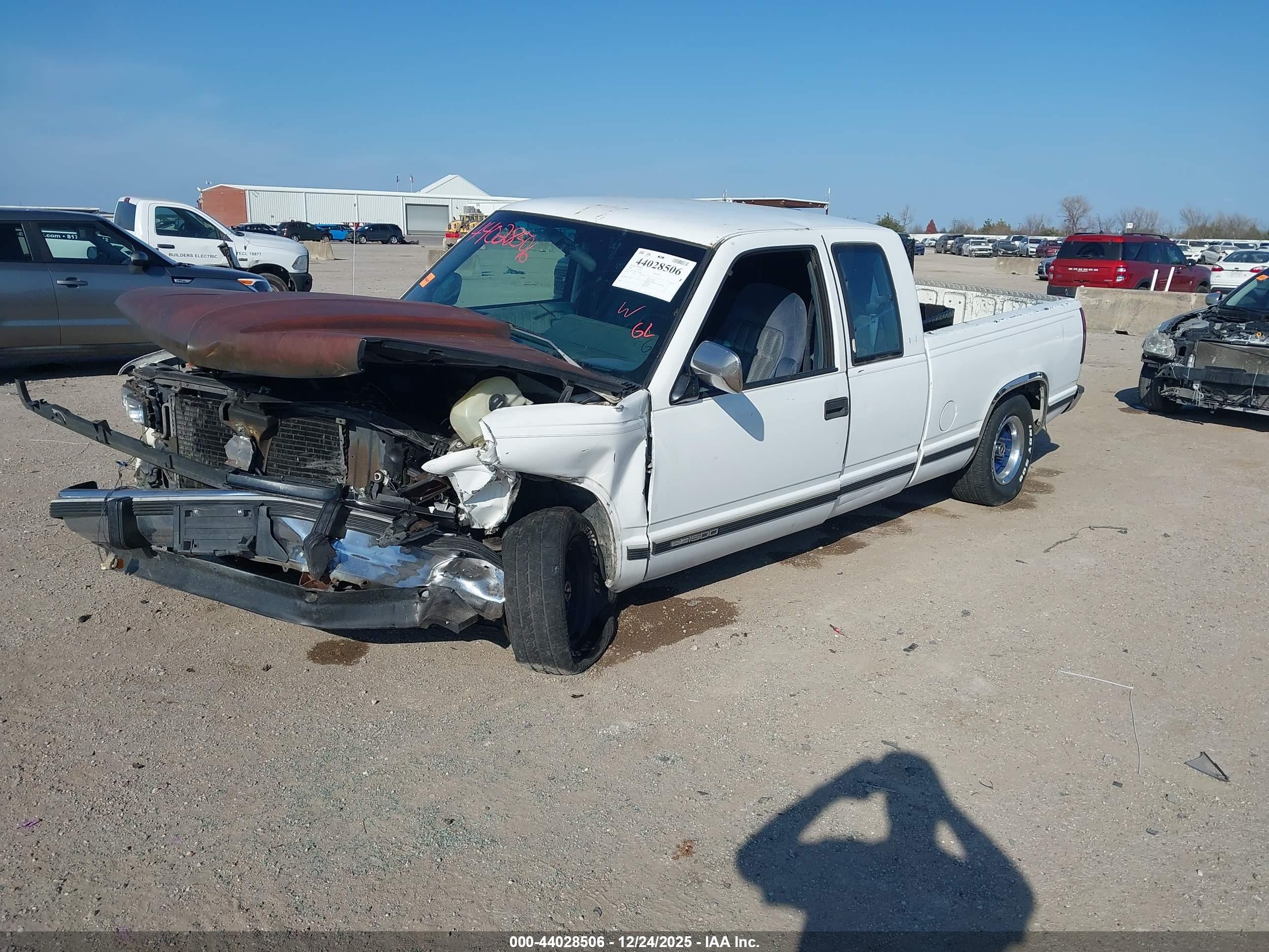 GMC SIERRA image 2