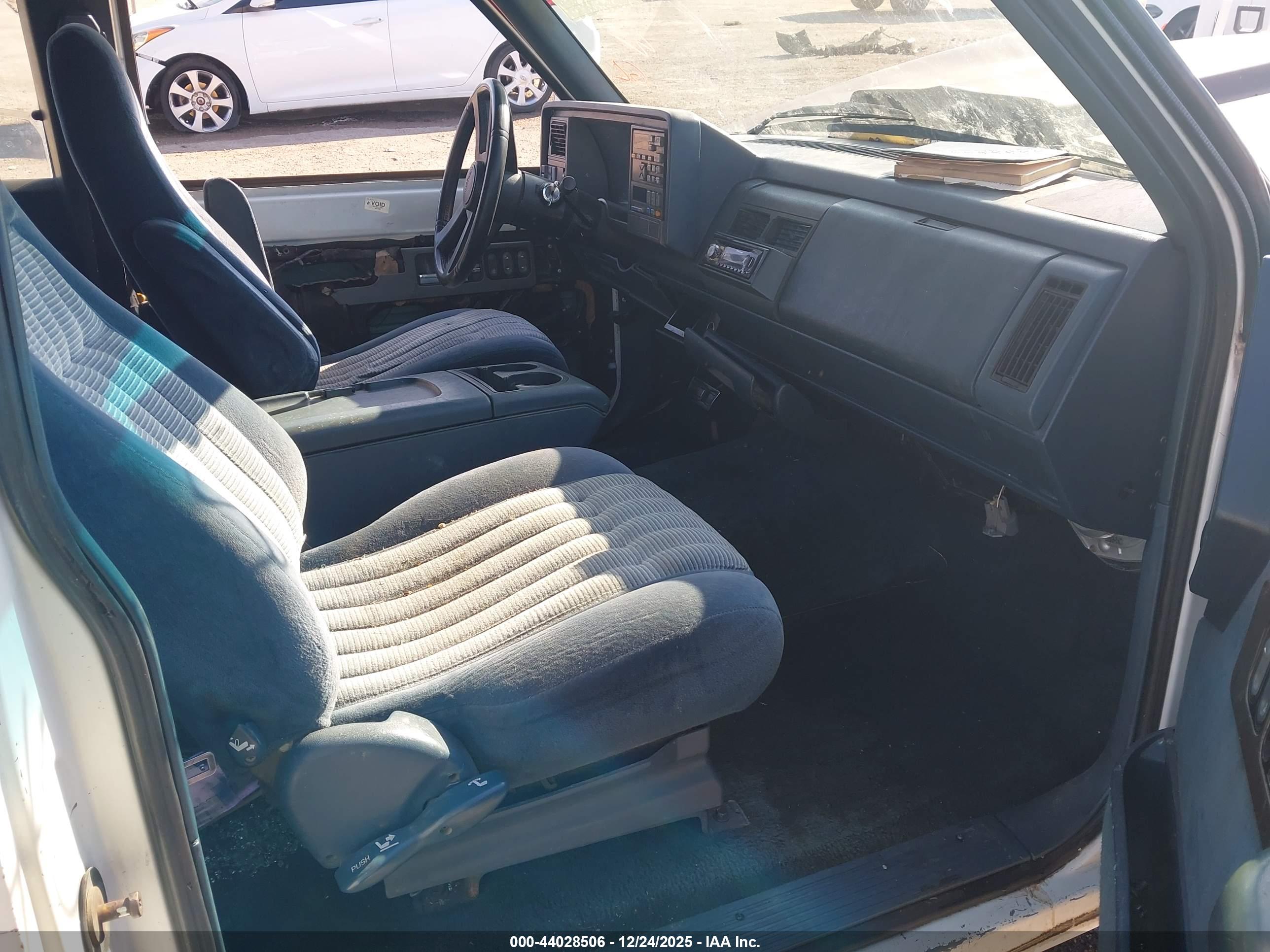 GMC SIERRA image 5