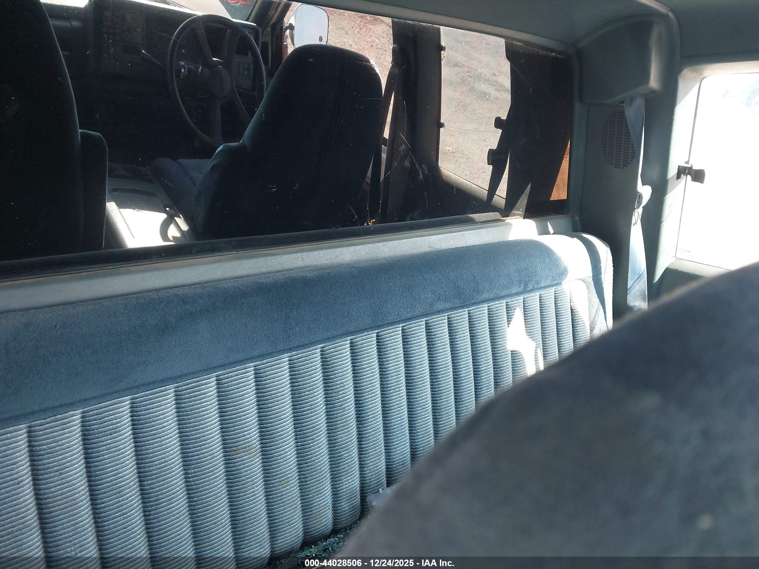 GMC SIERRA image 8