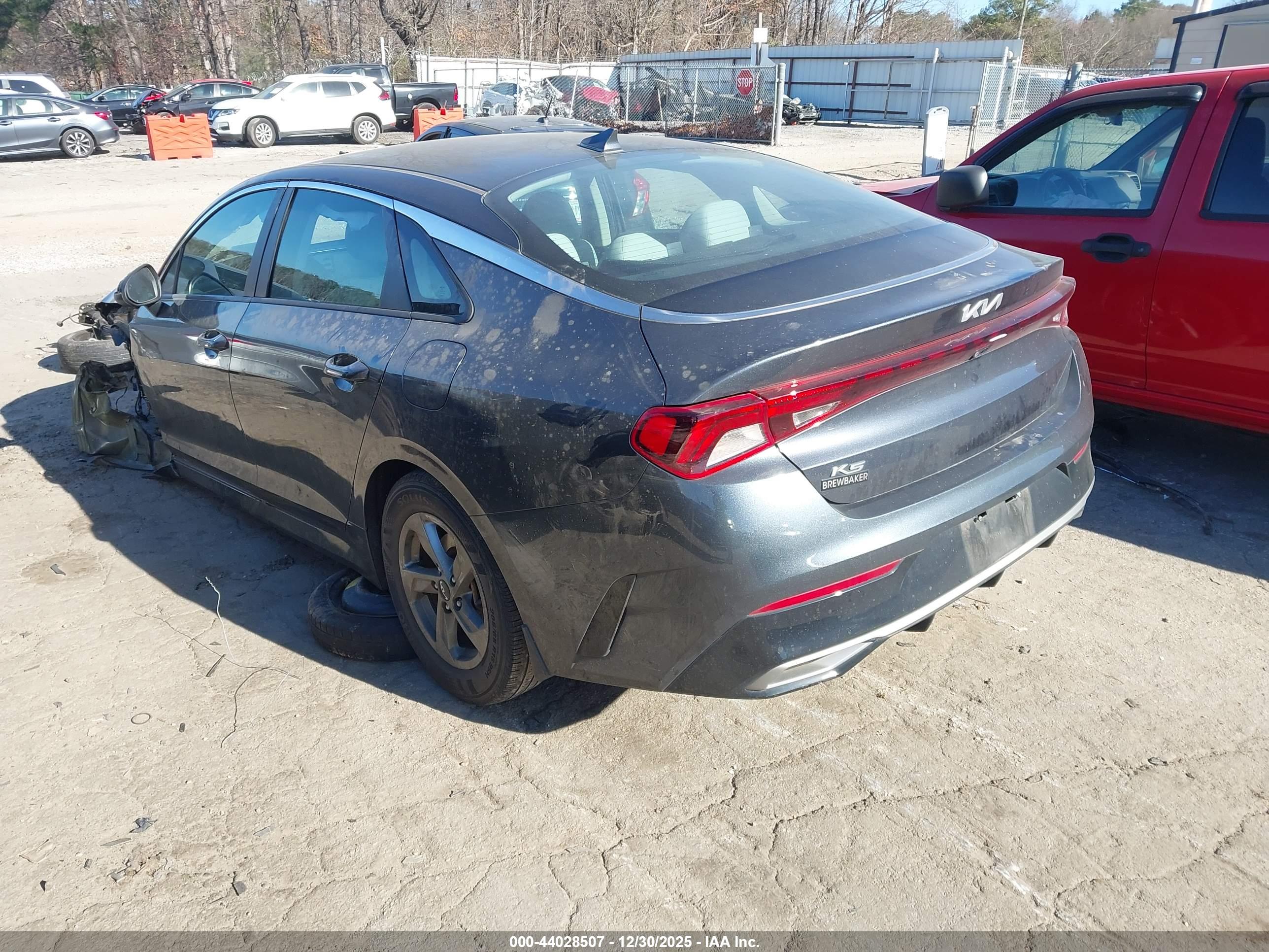 KIA K5 image 3