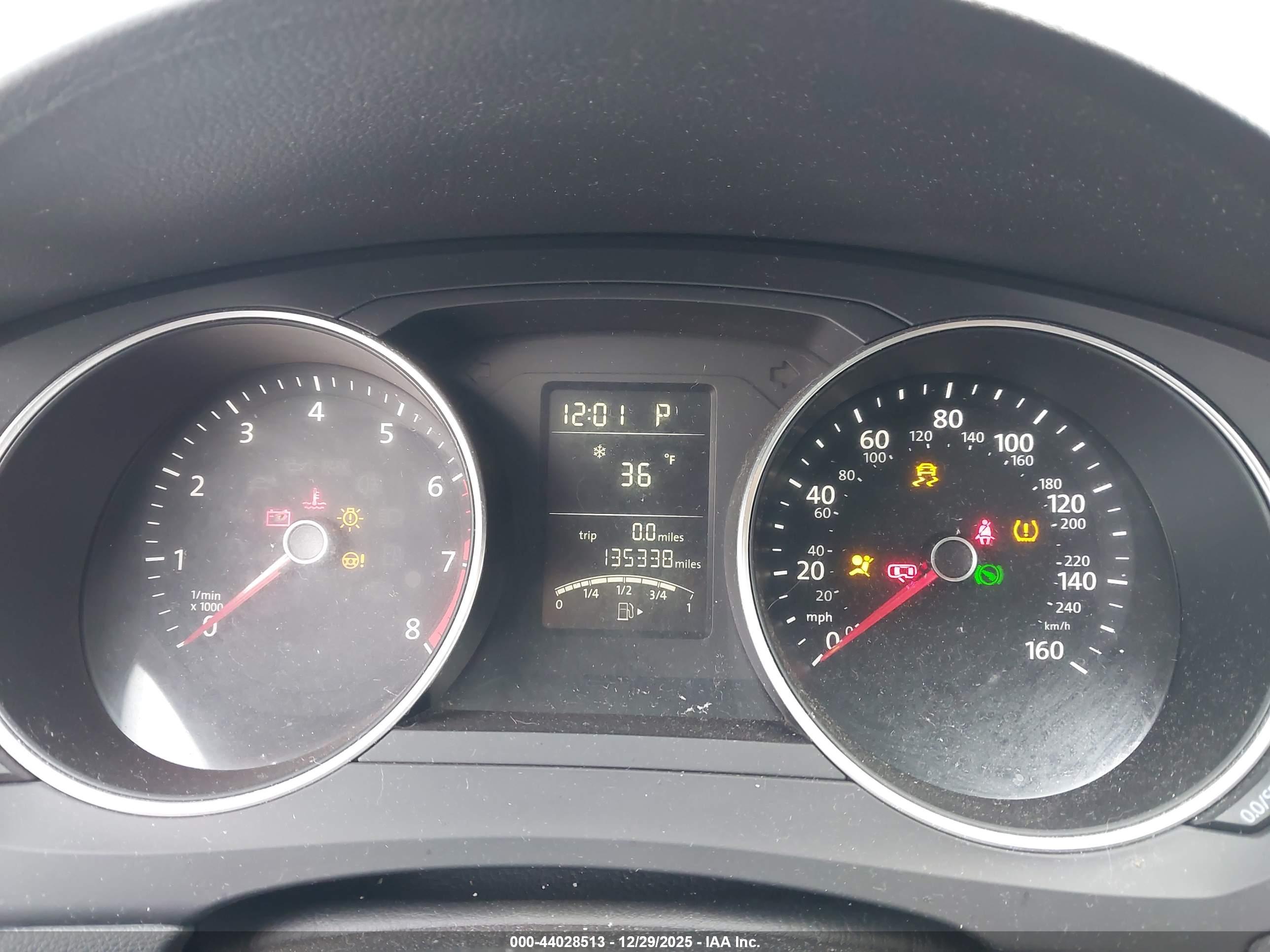 VOLKSWAGEN JETTA image 7