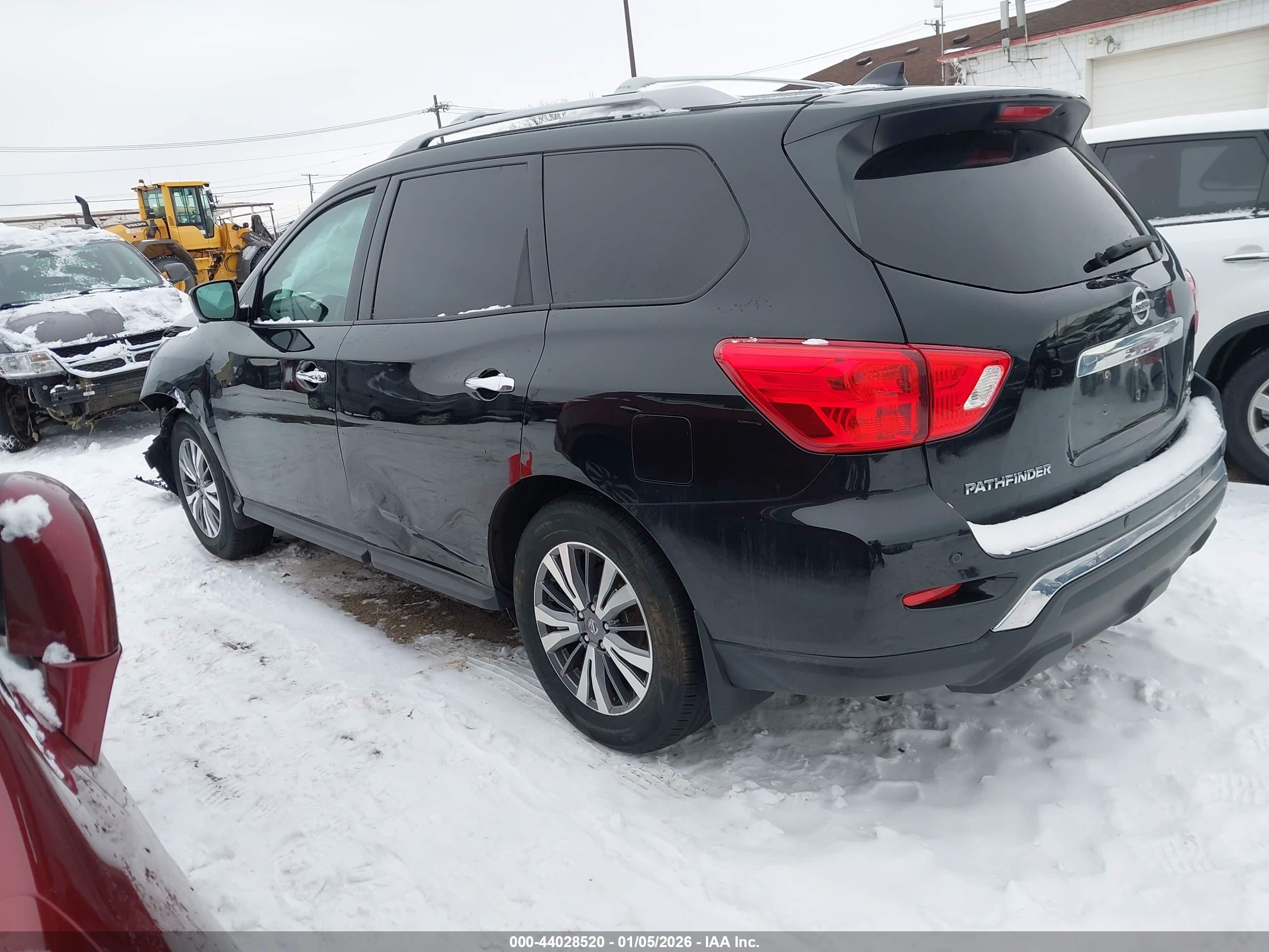 NISSAN PATHFINDER image 3