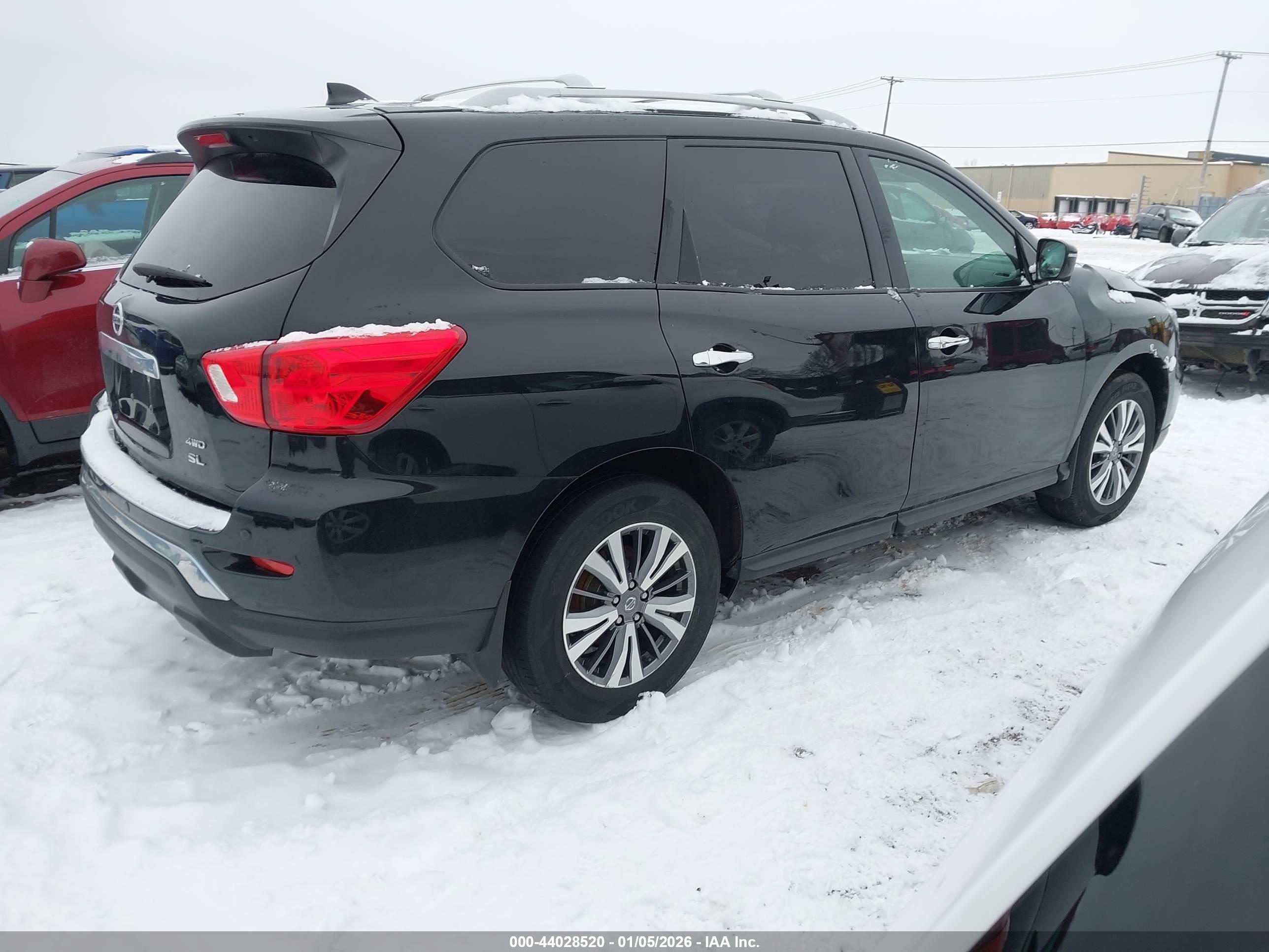 NISSAN PATHFINDER image 4