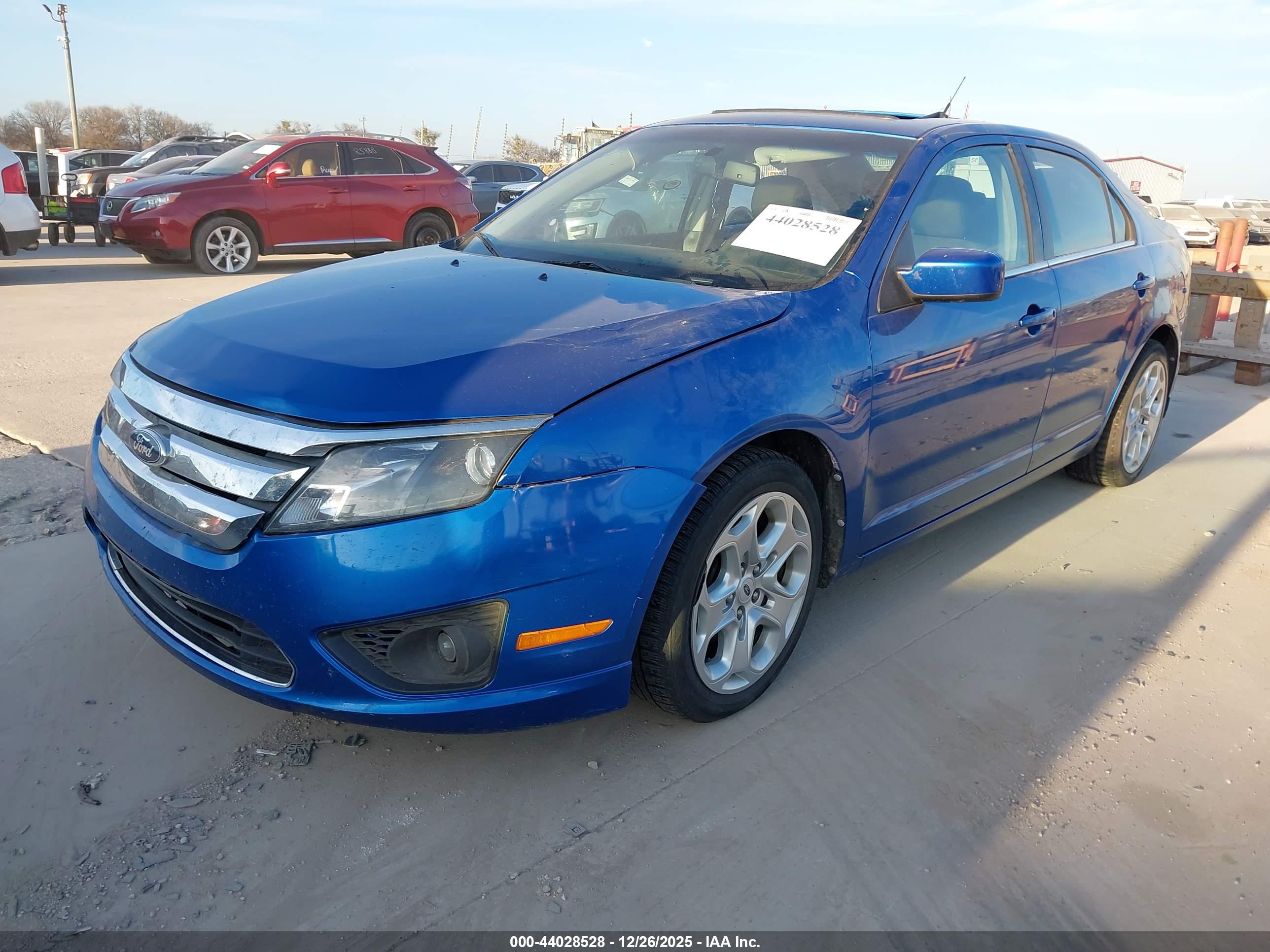 FORD FUSION image 2