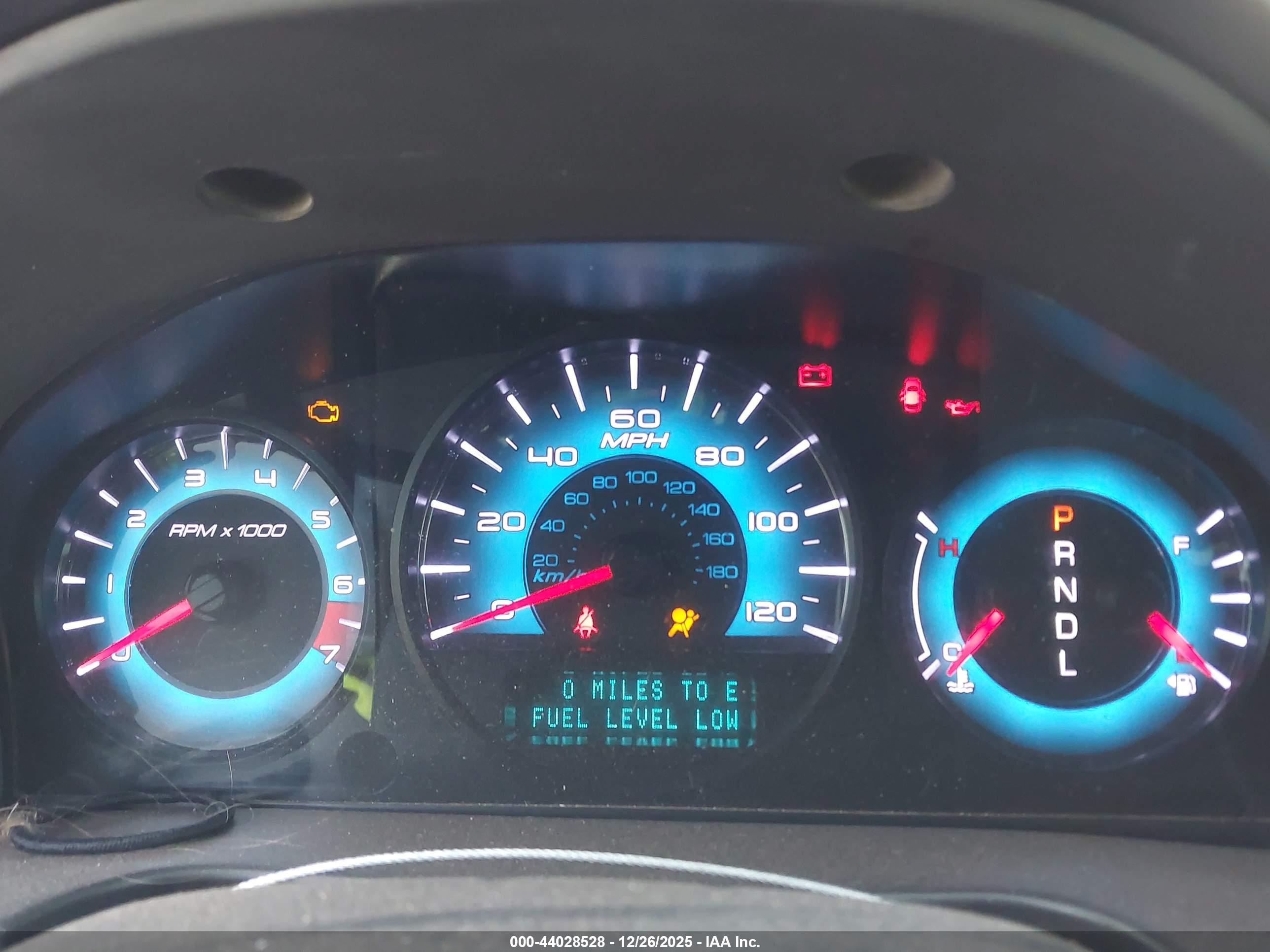FORD FUSION image 7