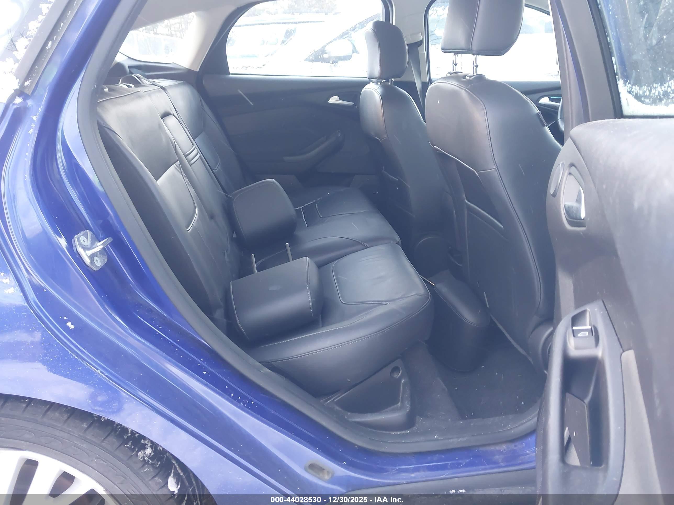 FORD FOCUS image 8
