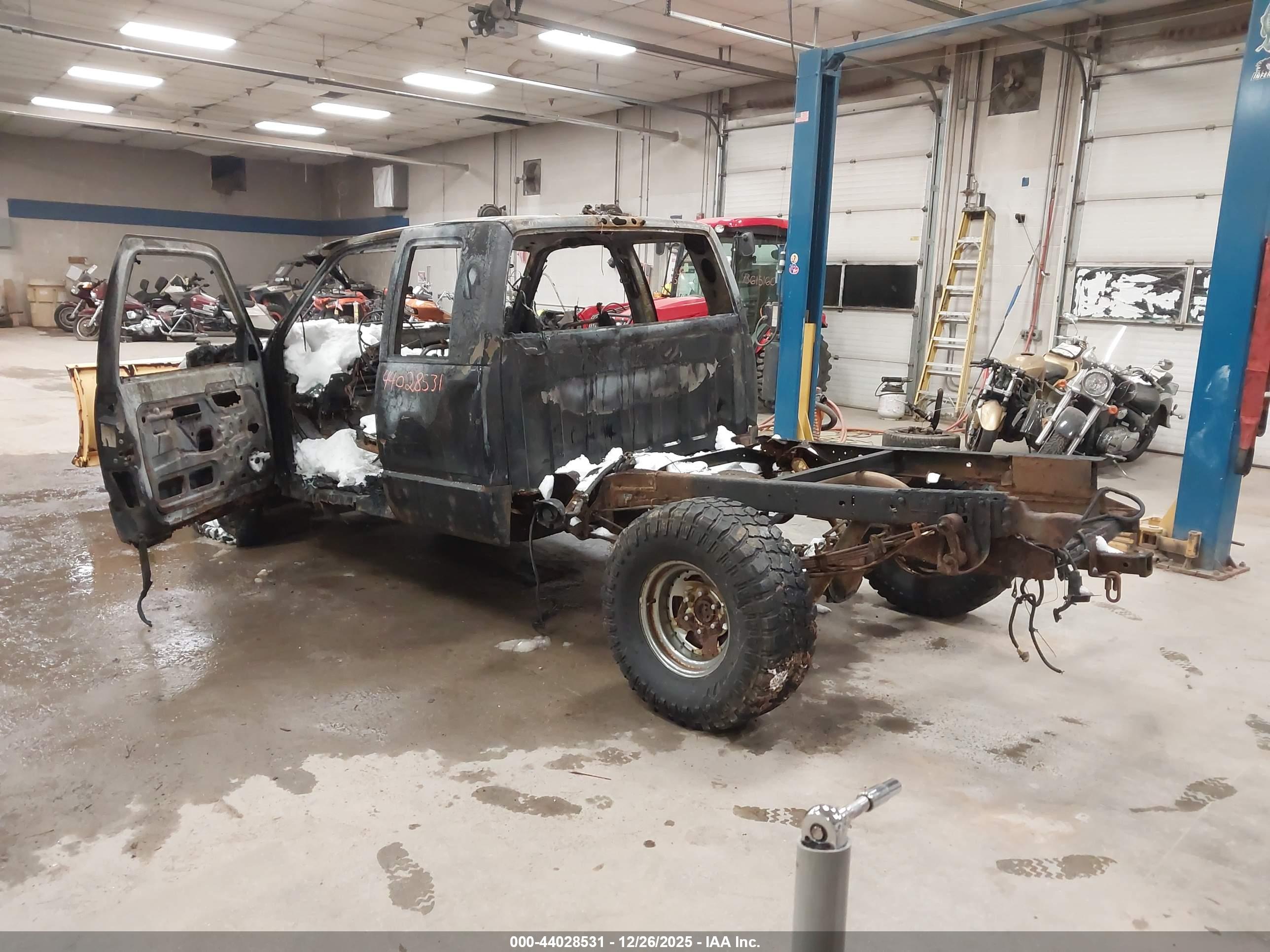 GMC SIERRA image 3
