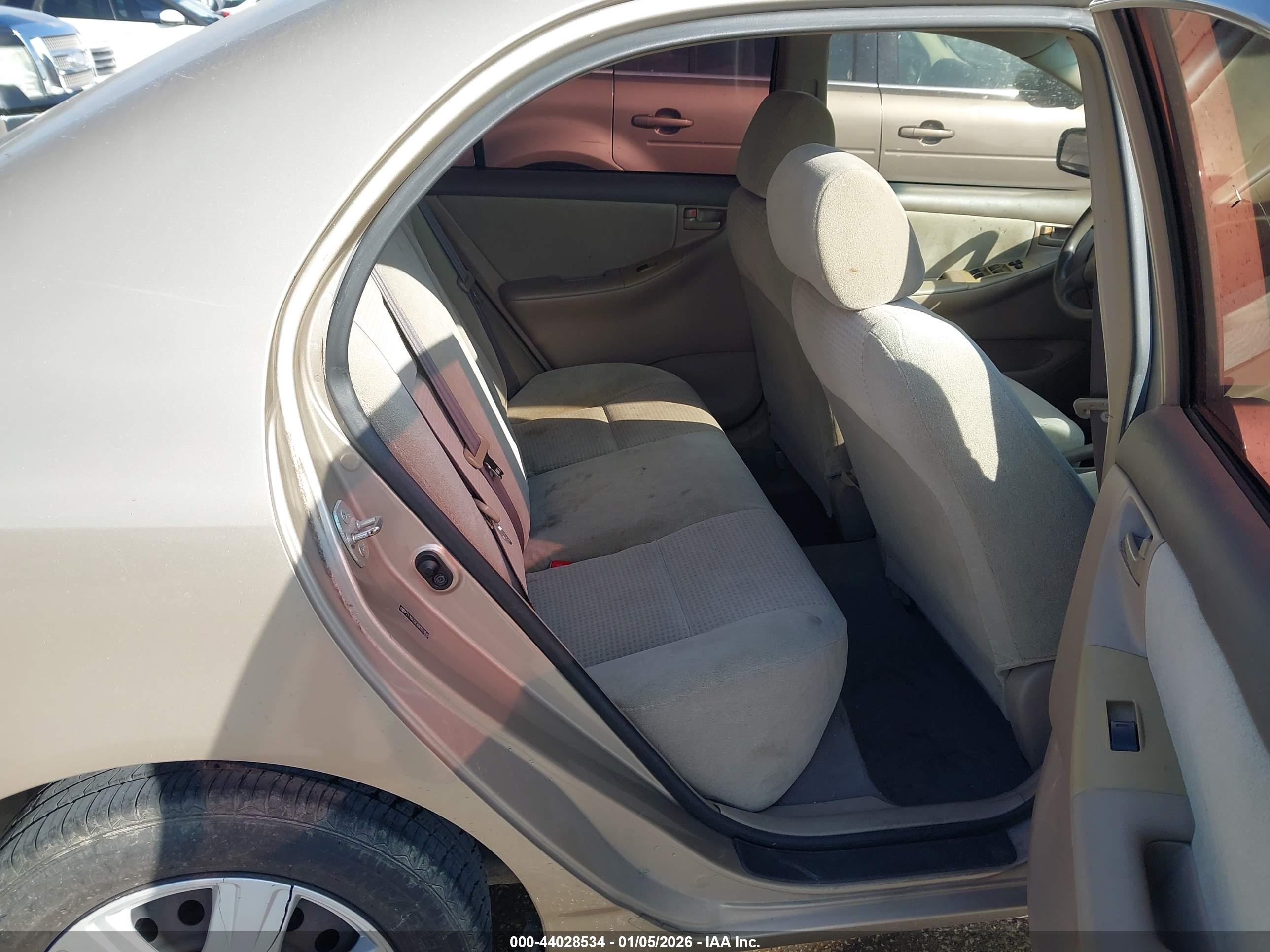 TOYOTA COROLLA image 8