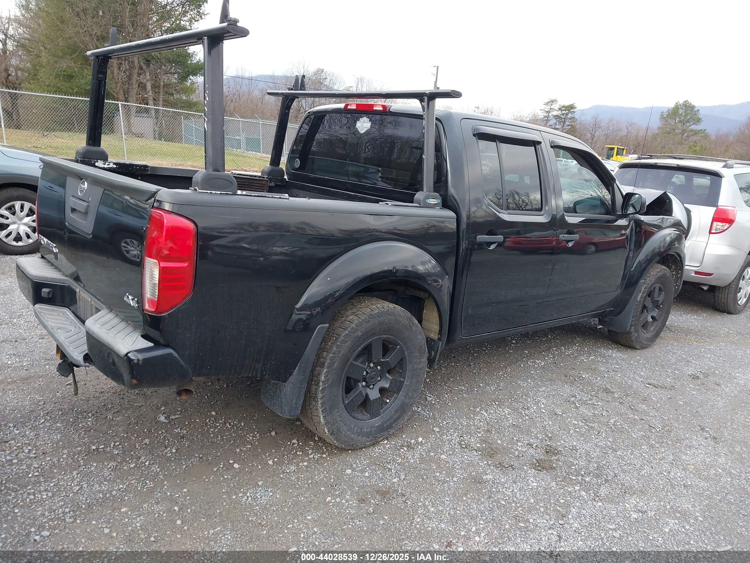 NISSAN FRONTIER image 4