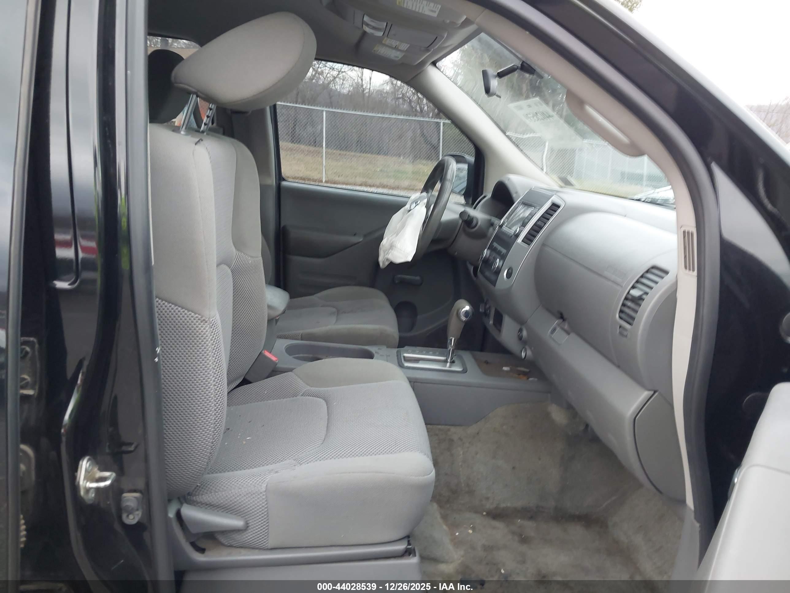 NISSAN FRONTIER image 5