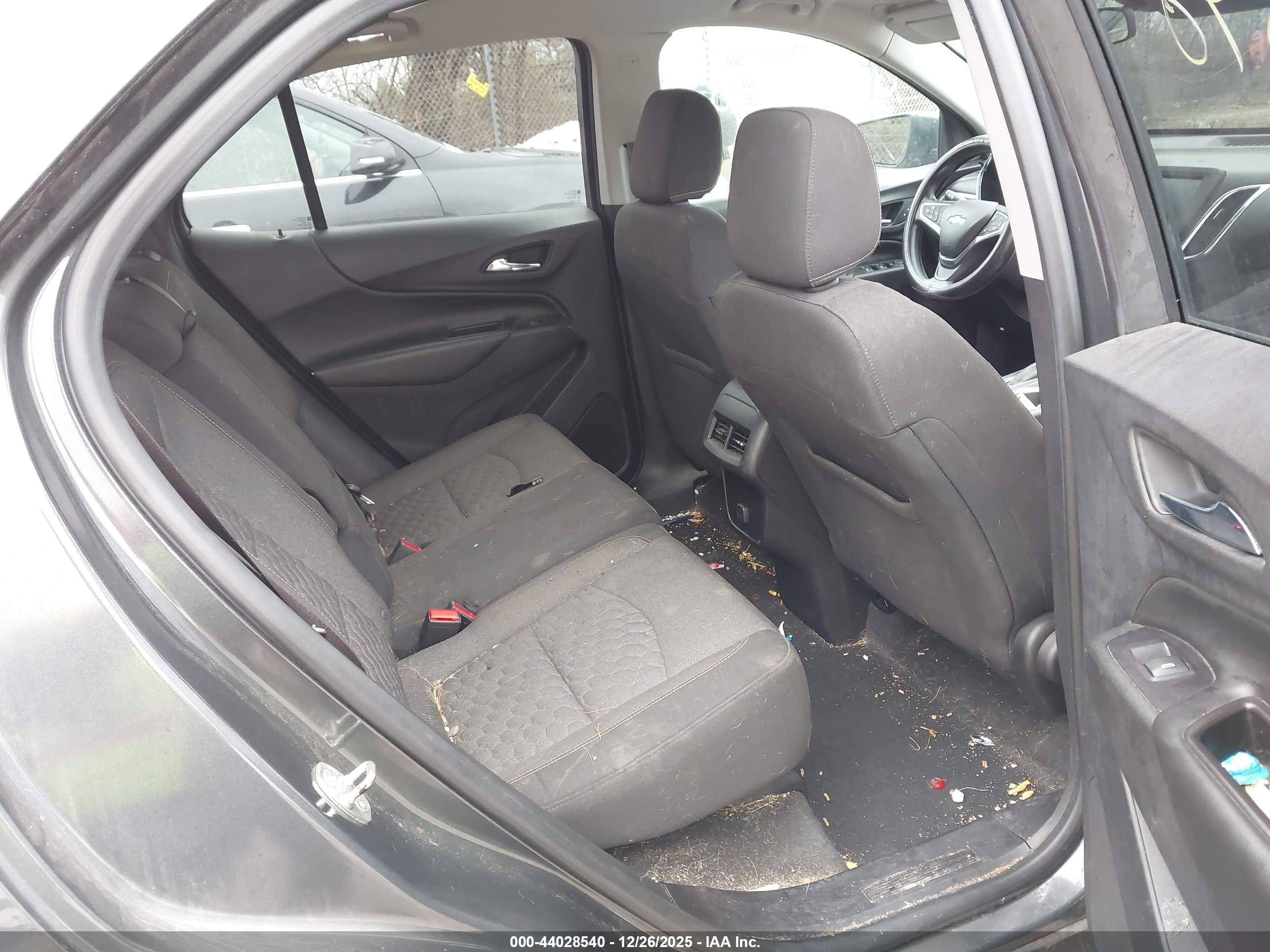 CHEVROLET EQUINOX image 8