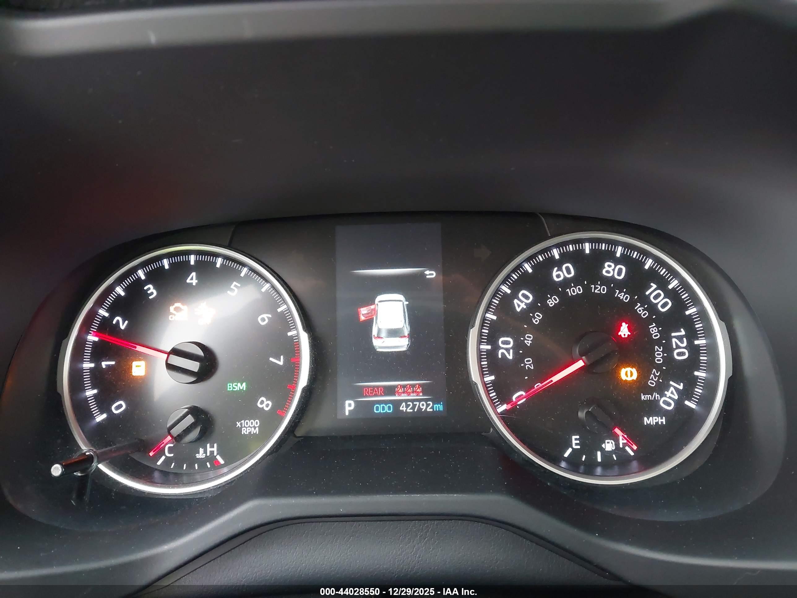 TOYOTA RAV4 image 7