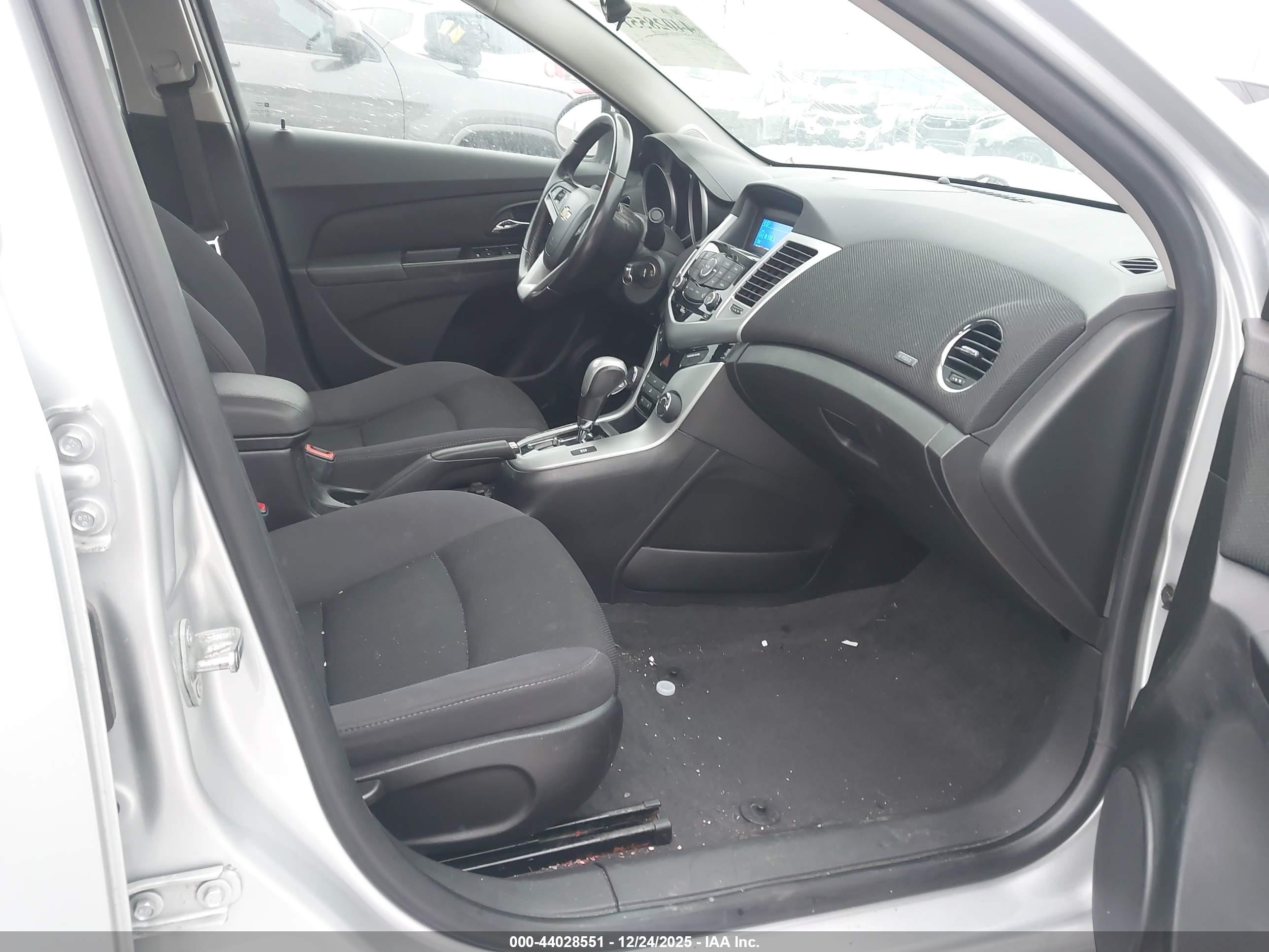 CHEVROLET CRUZE image 5